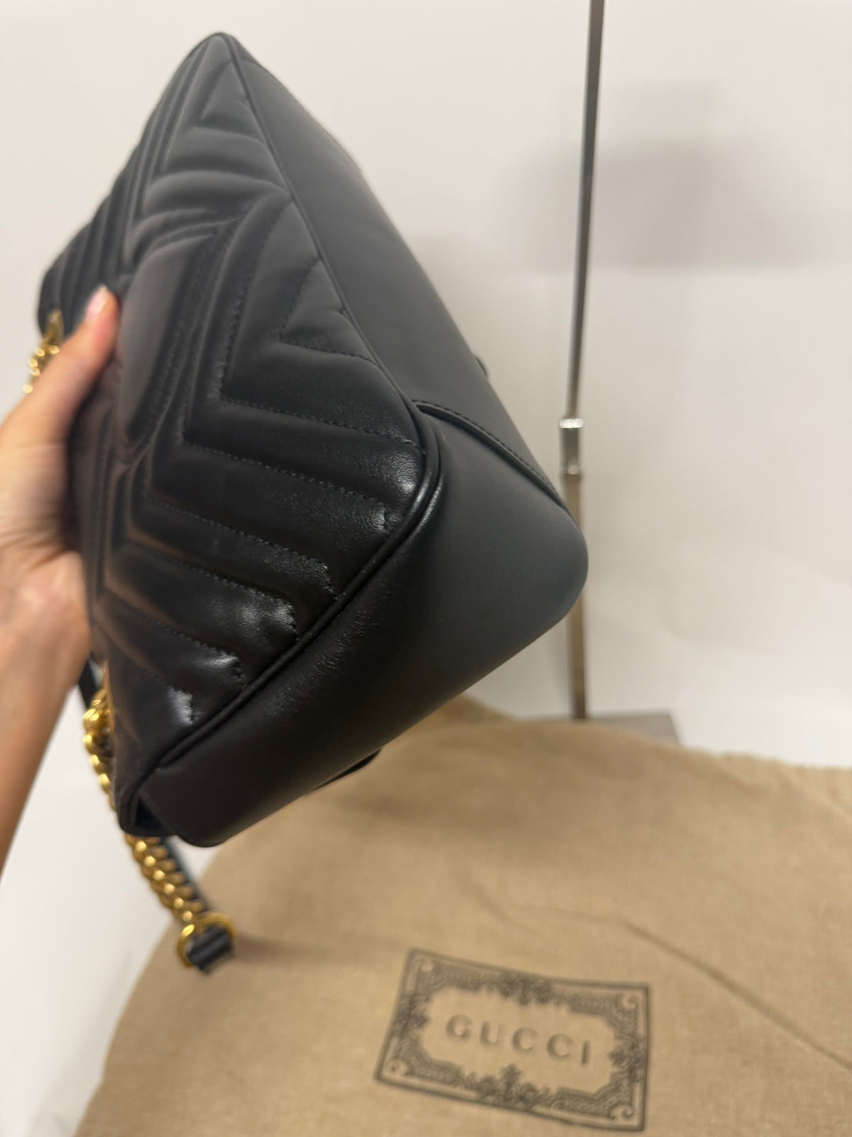 Gucci GG Marmont Small Matelassé Piel Negra Herrajes Dorados