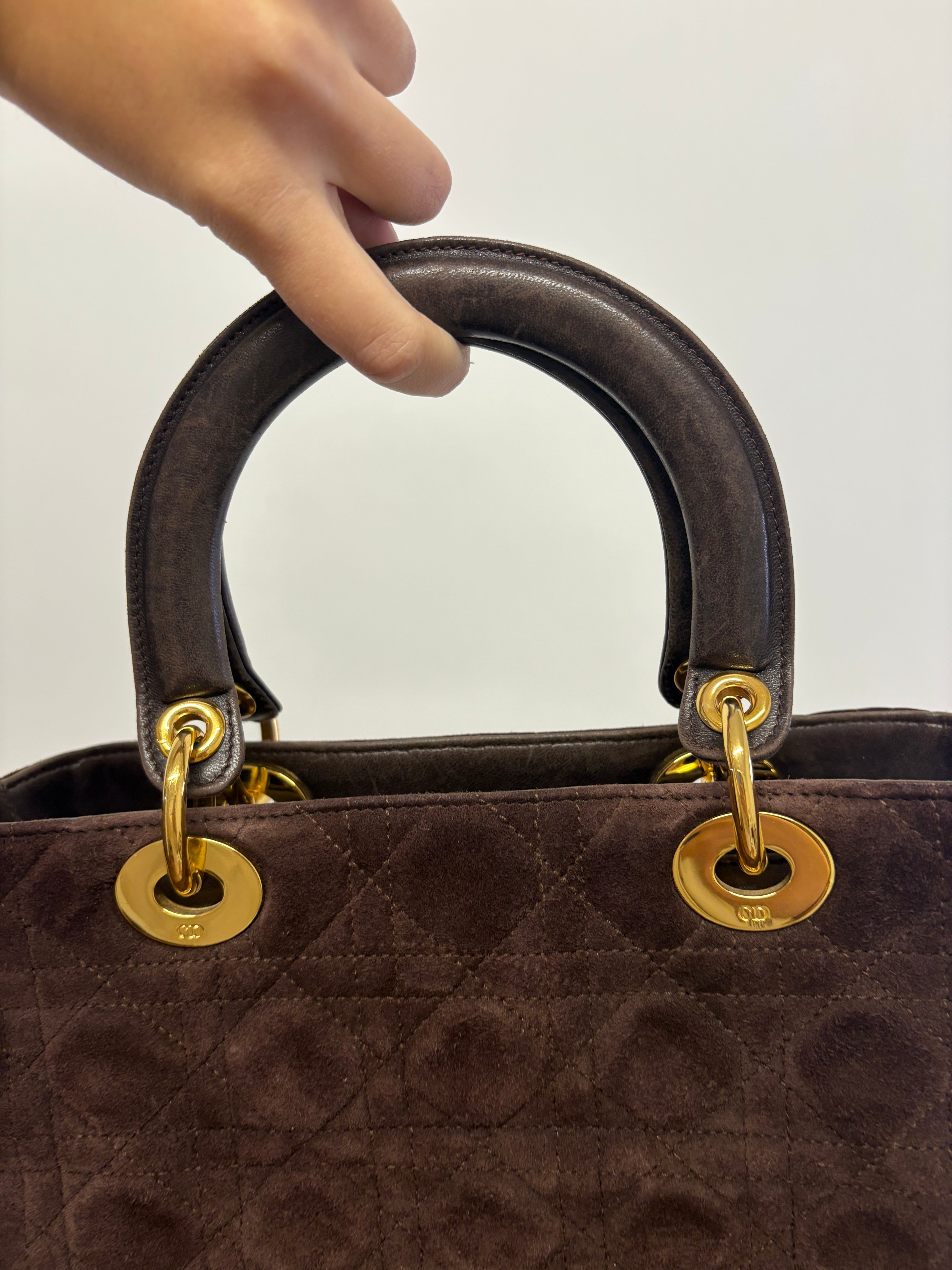 Lady Dior Mediano en Ante Marrón con Bandolera