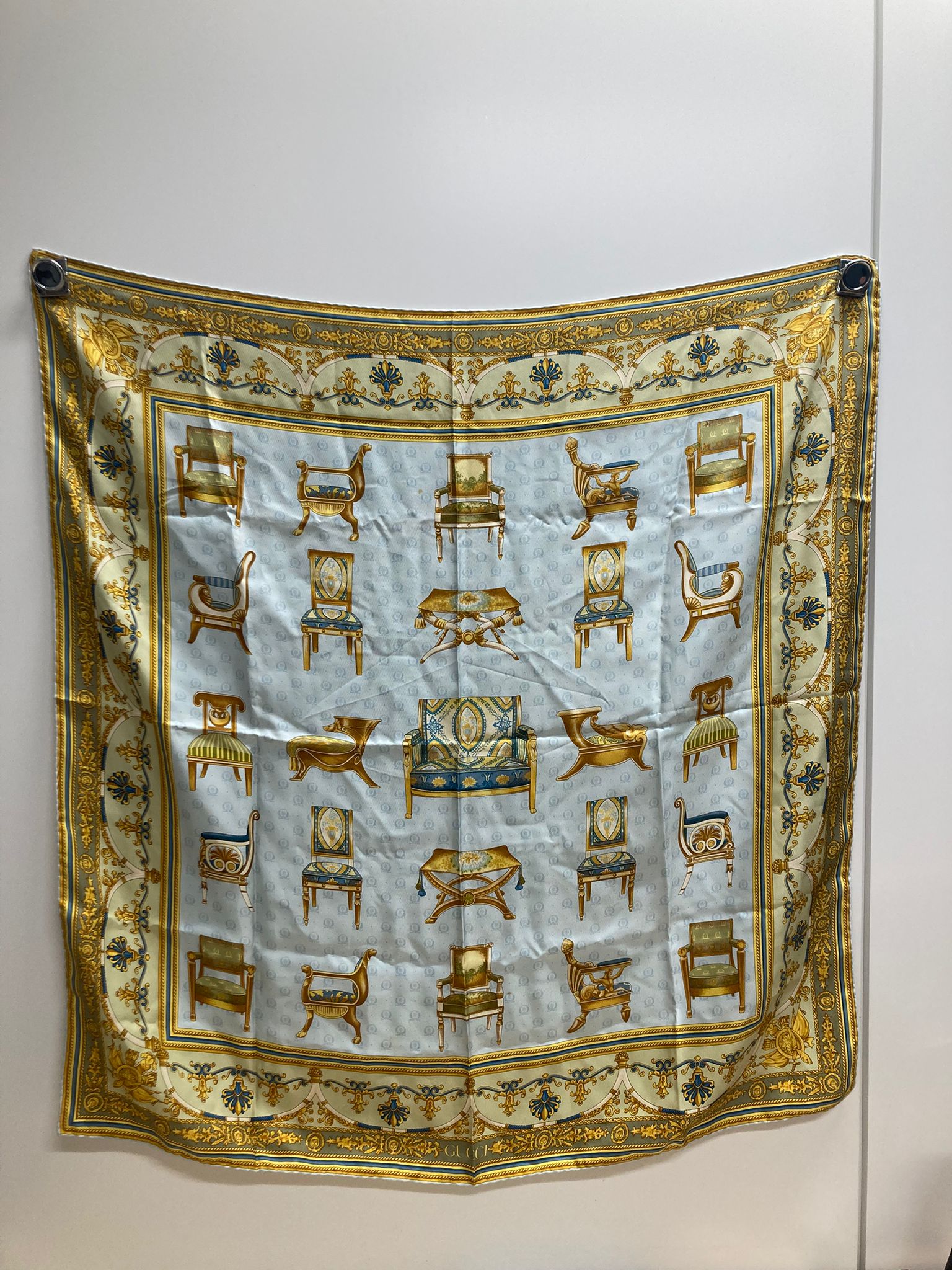 Gucci Pañuelo de Seda “Baroque Chairs”