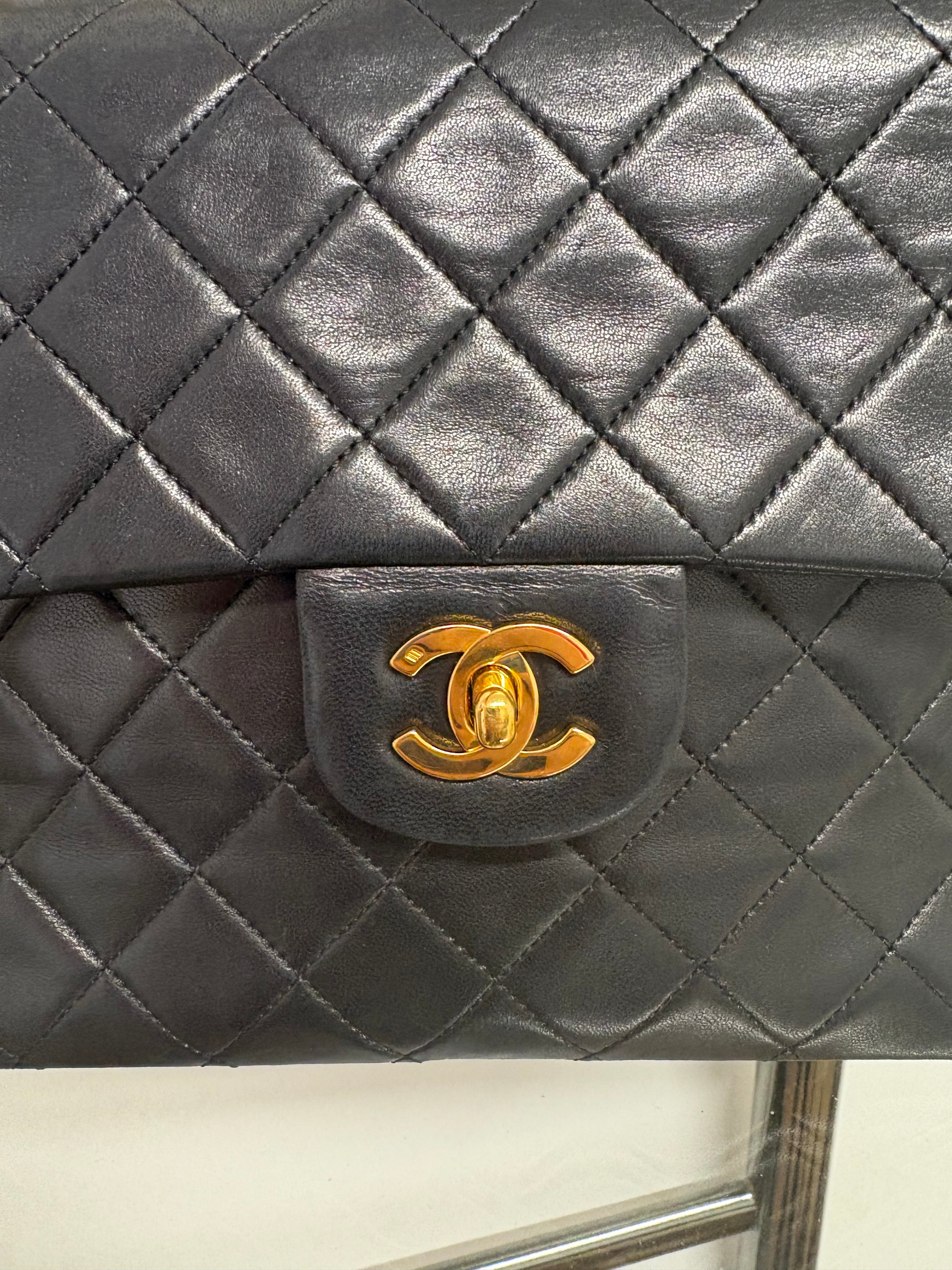 Chanel timeless 25 double flap matelassé negro – serie 1