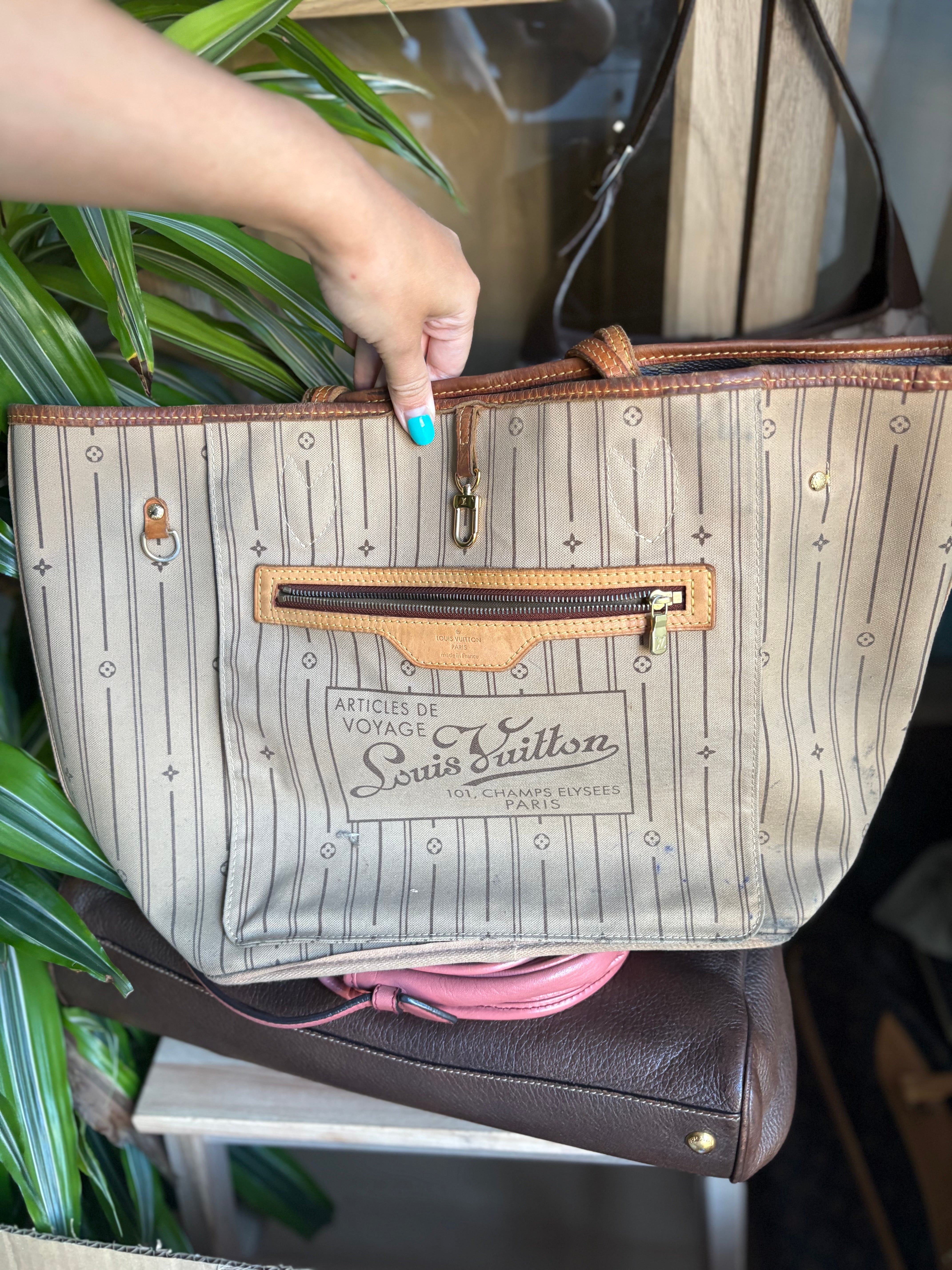 Louis Vuitton Neverfull MM Canvas Monogram