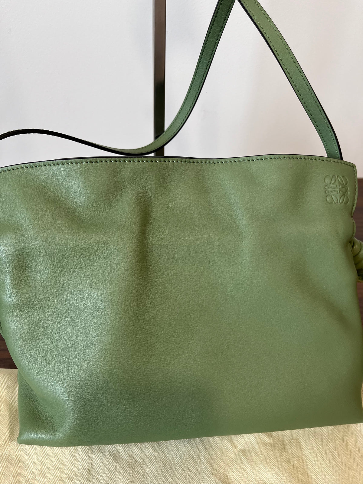 Loewe Flamenco Knot Clutch Mini Piel Nappa Verde Claro