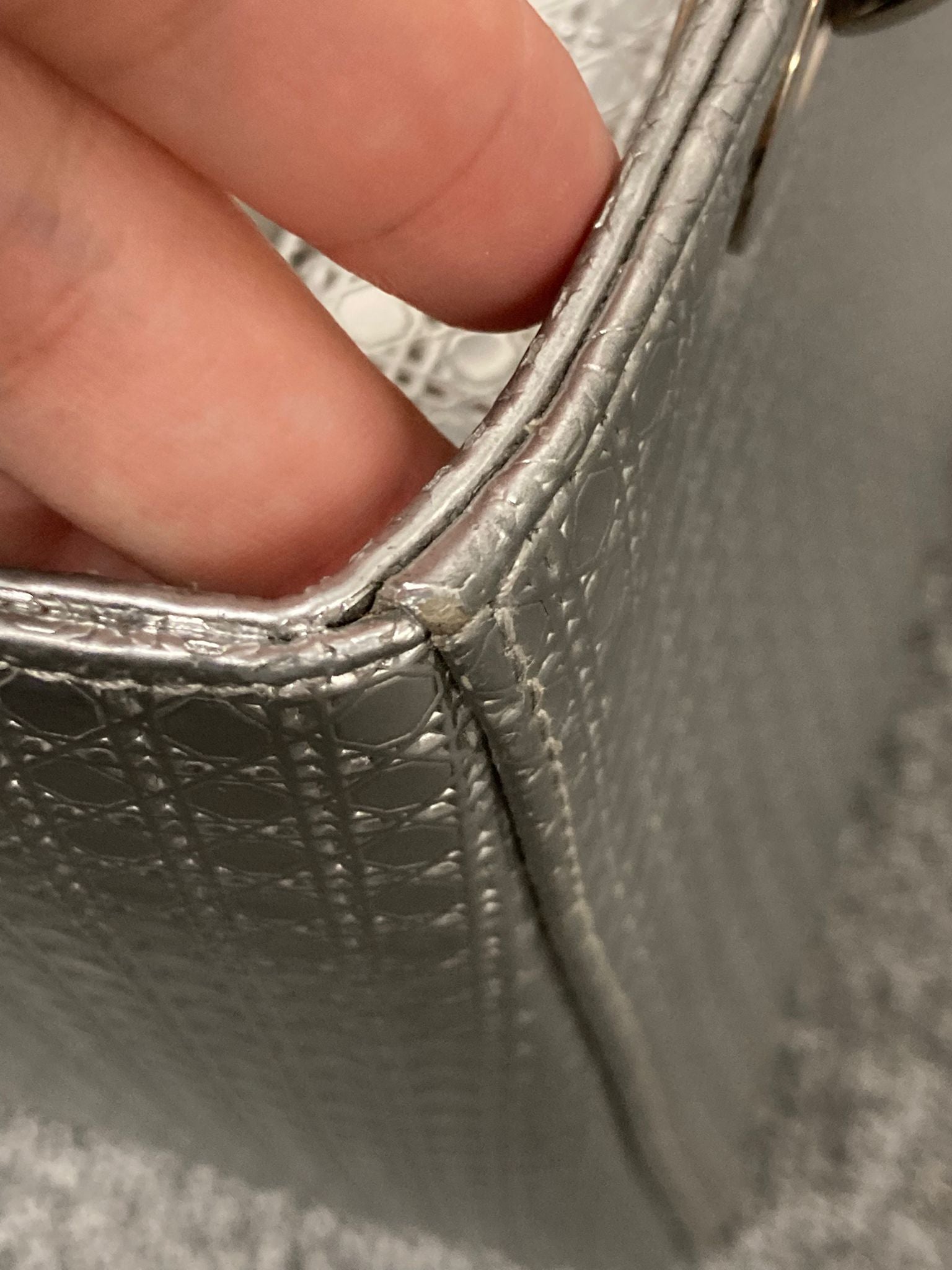 Christian Dior Lady Dior Cannage – Piel plateada