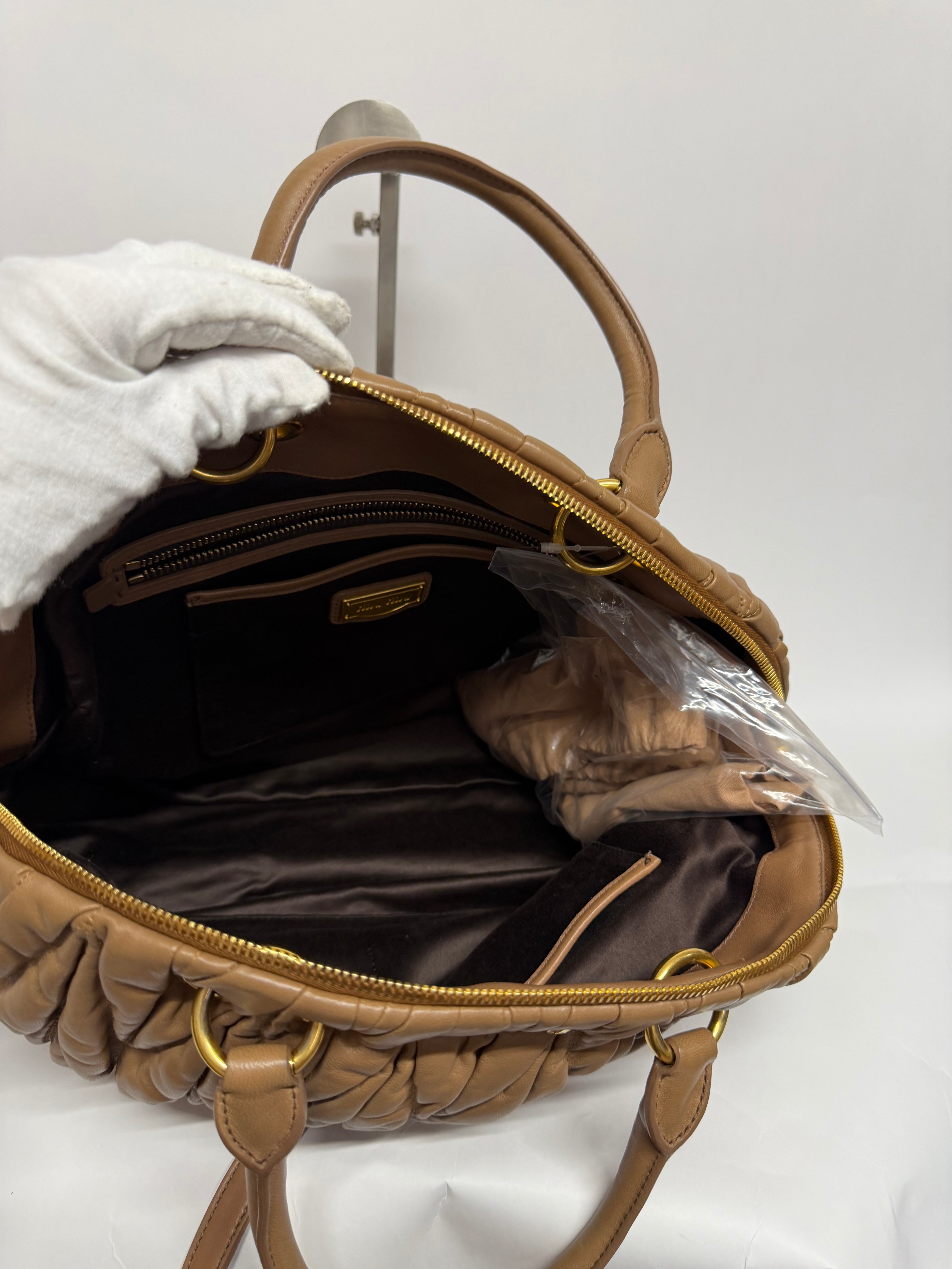 Miu Miu Matelasse 2way Shoulder Bag Marrón