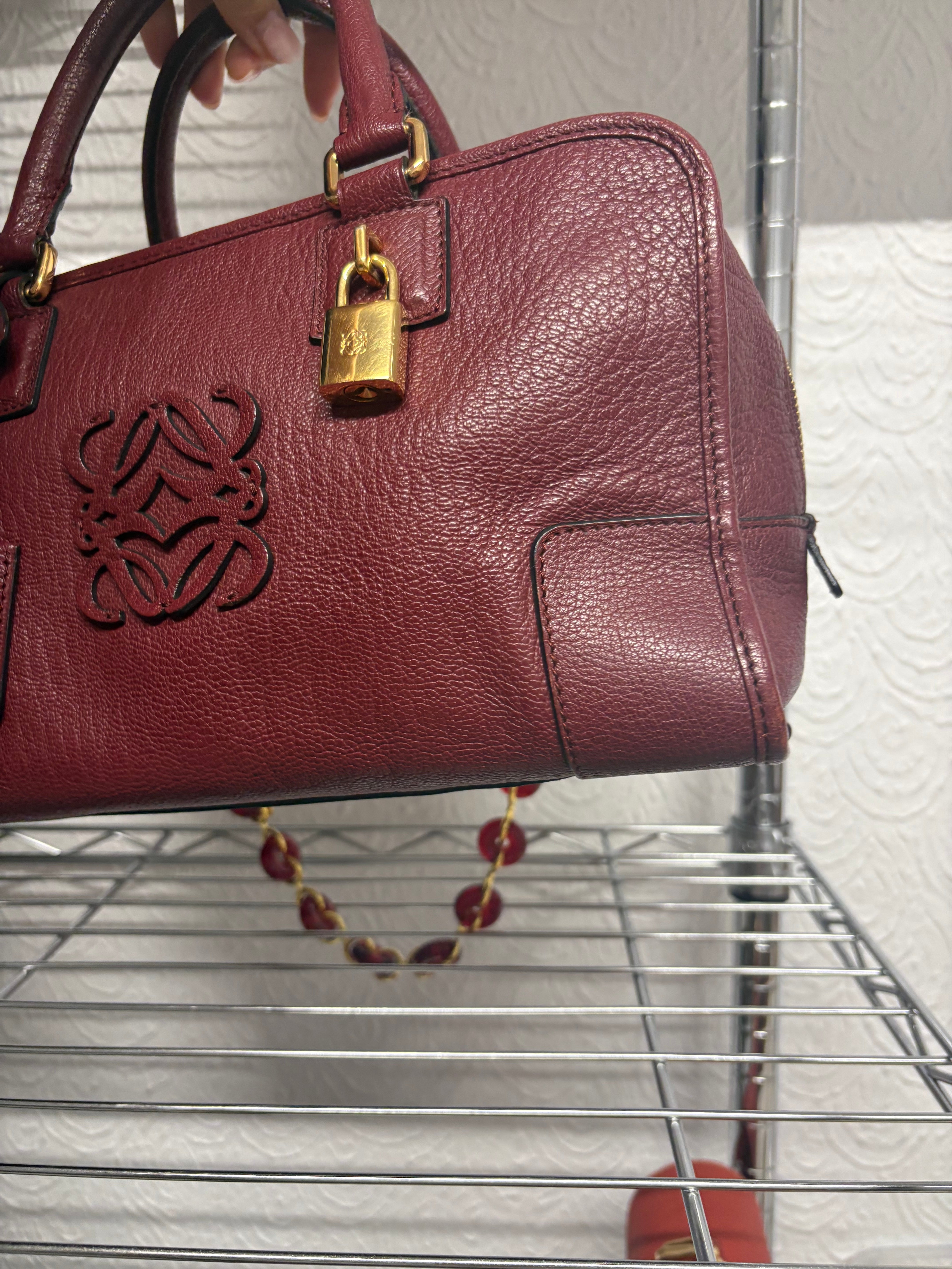 Loewe amazona burdeos 28 con 2 bandoleras