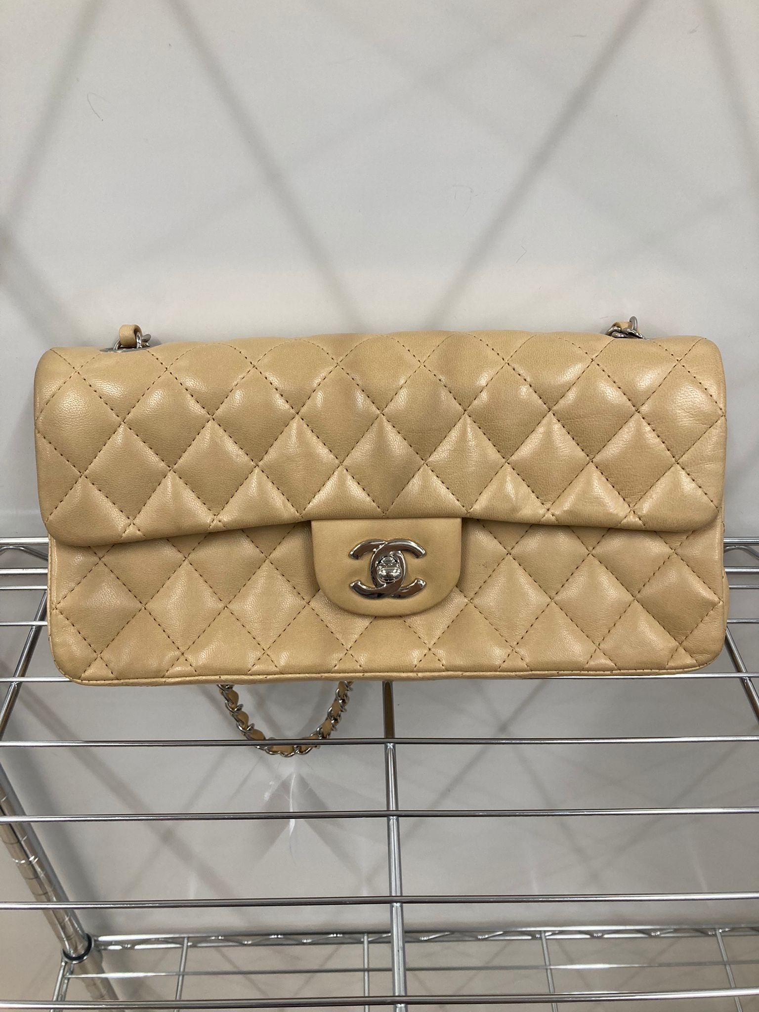 Chanel Single flap beige y plata