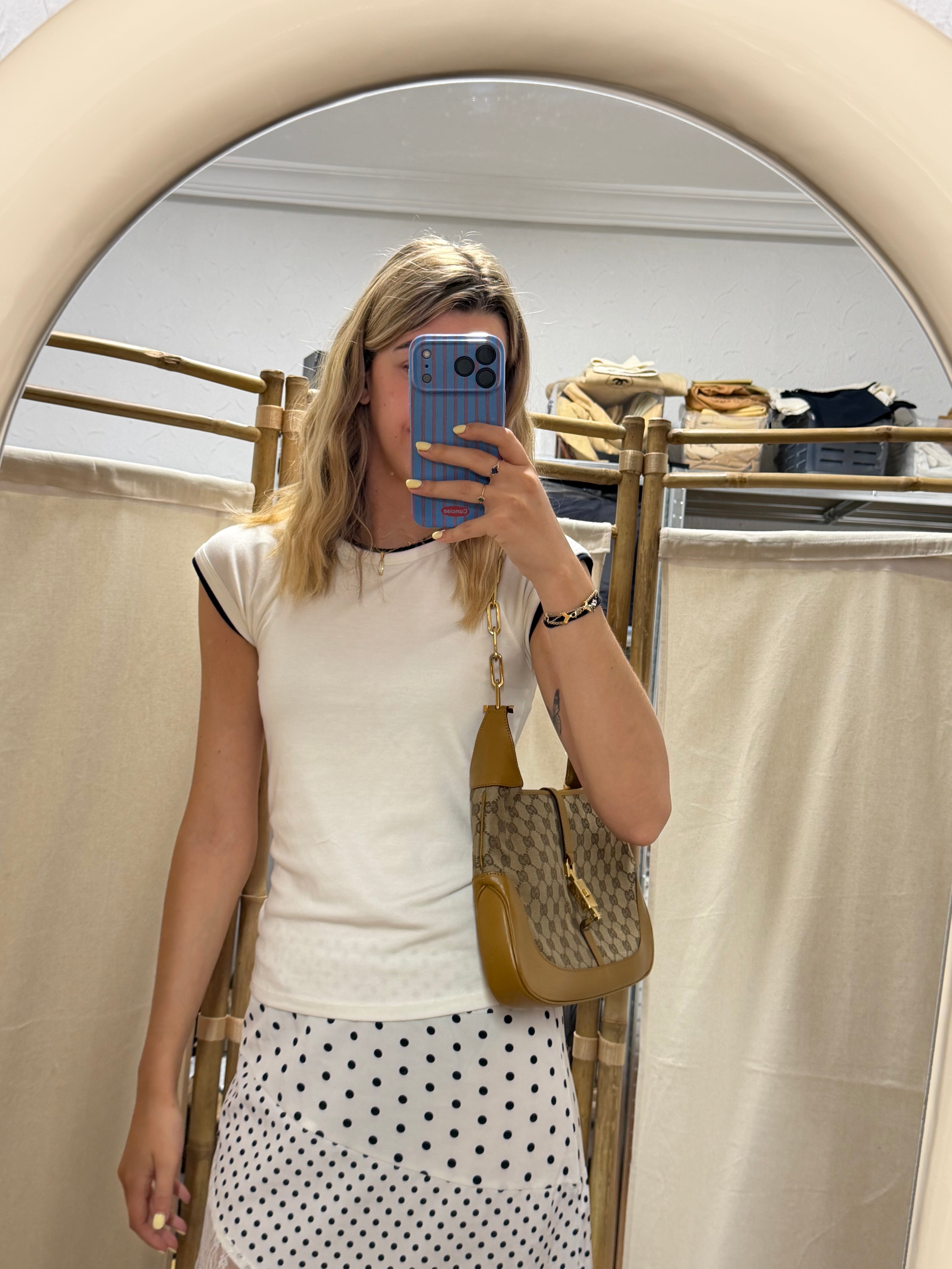 Gucci Jackie GG Canvas Mediano con Cadena Dorada