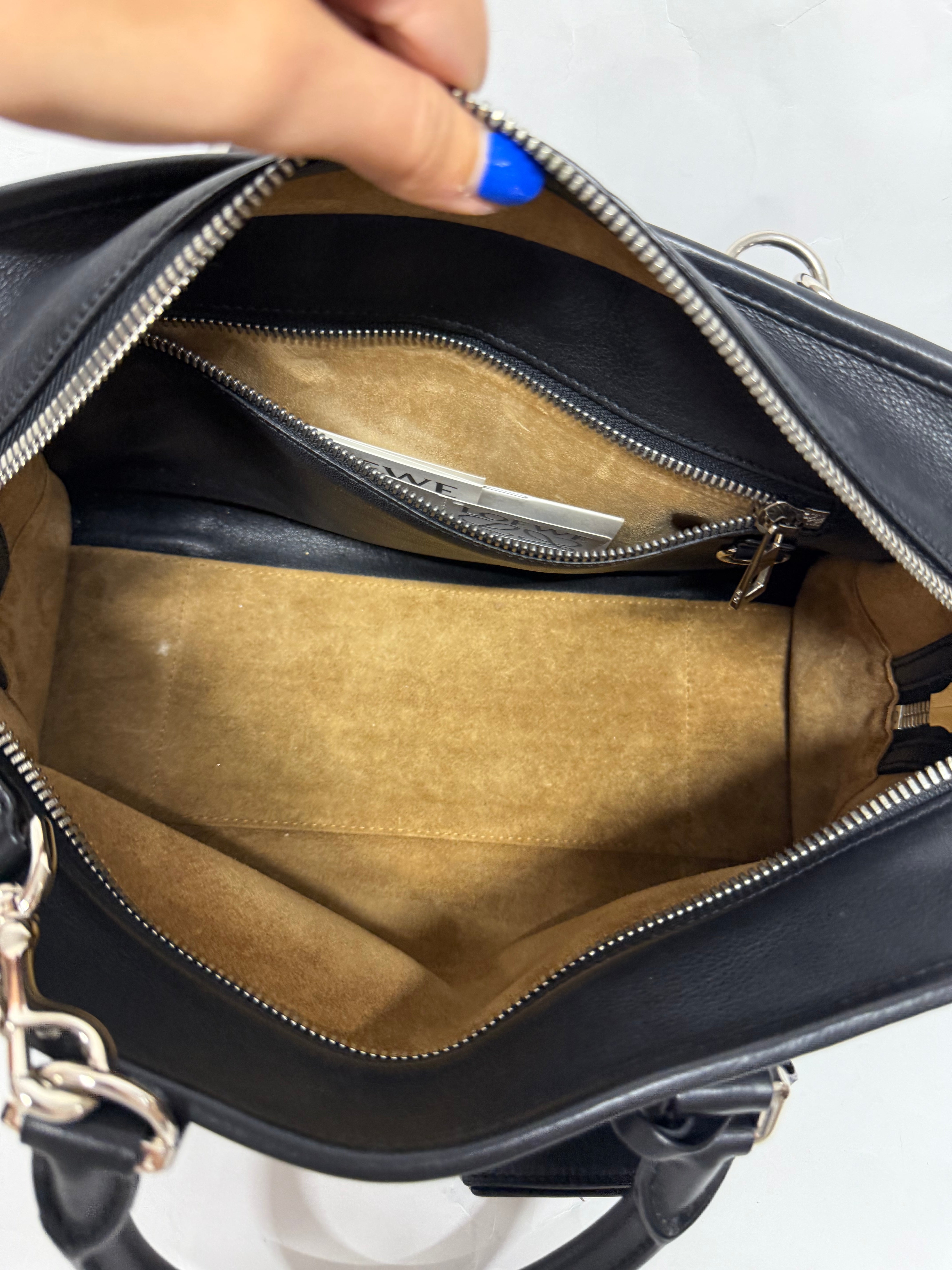 Loewe Amazona 28 | Piel Vacuno Negra Herrajes Paladio