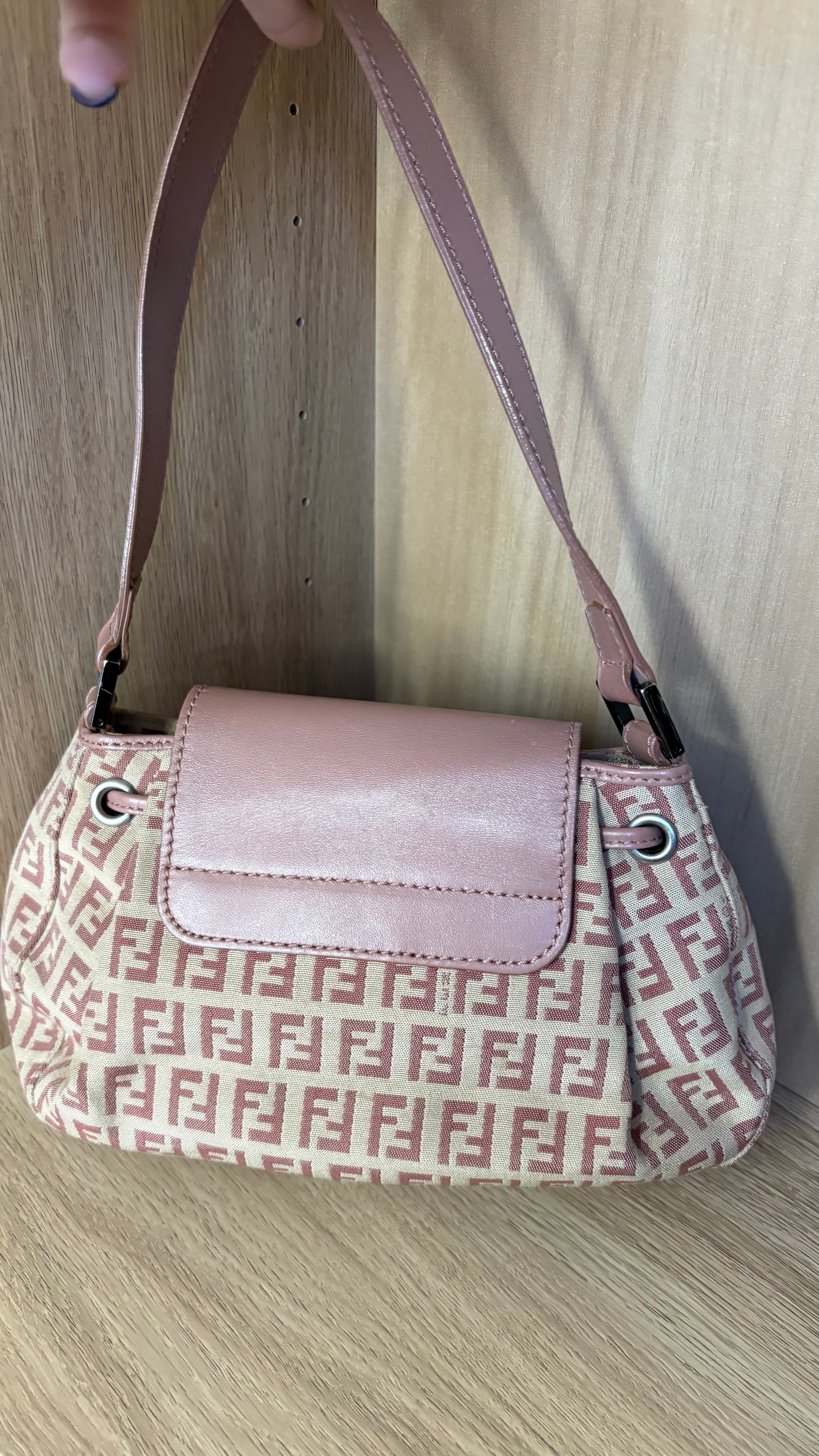 FENDI baguette rosa