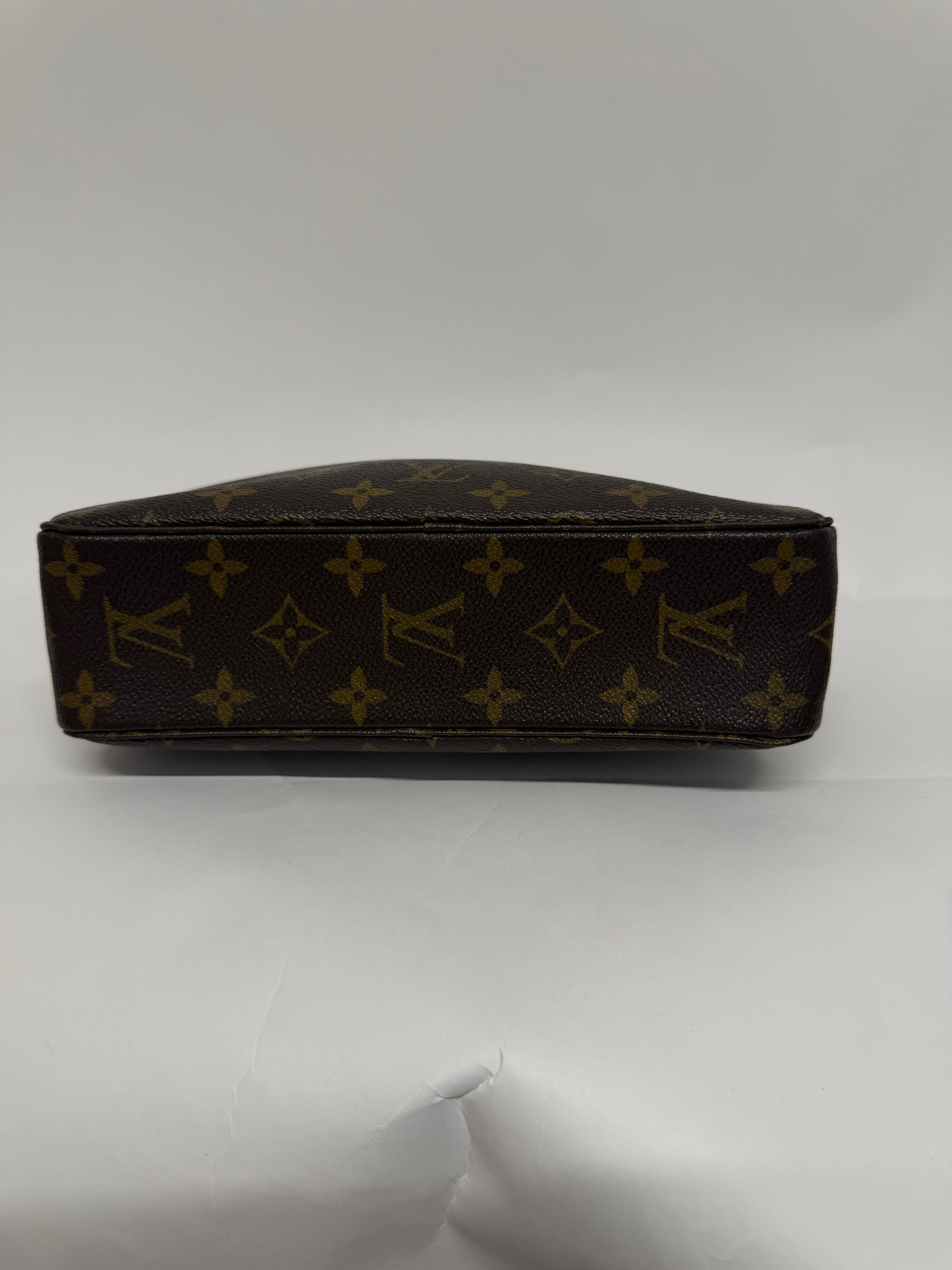 Louis Vuitton Trousse Toilette 23 Monogram