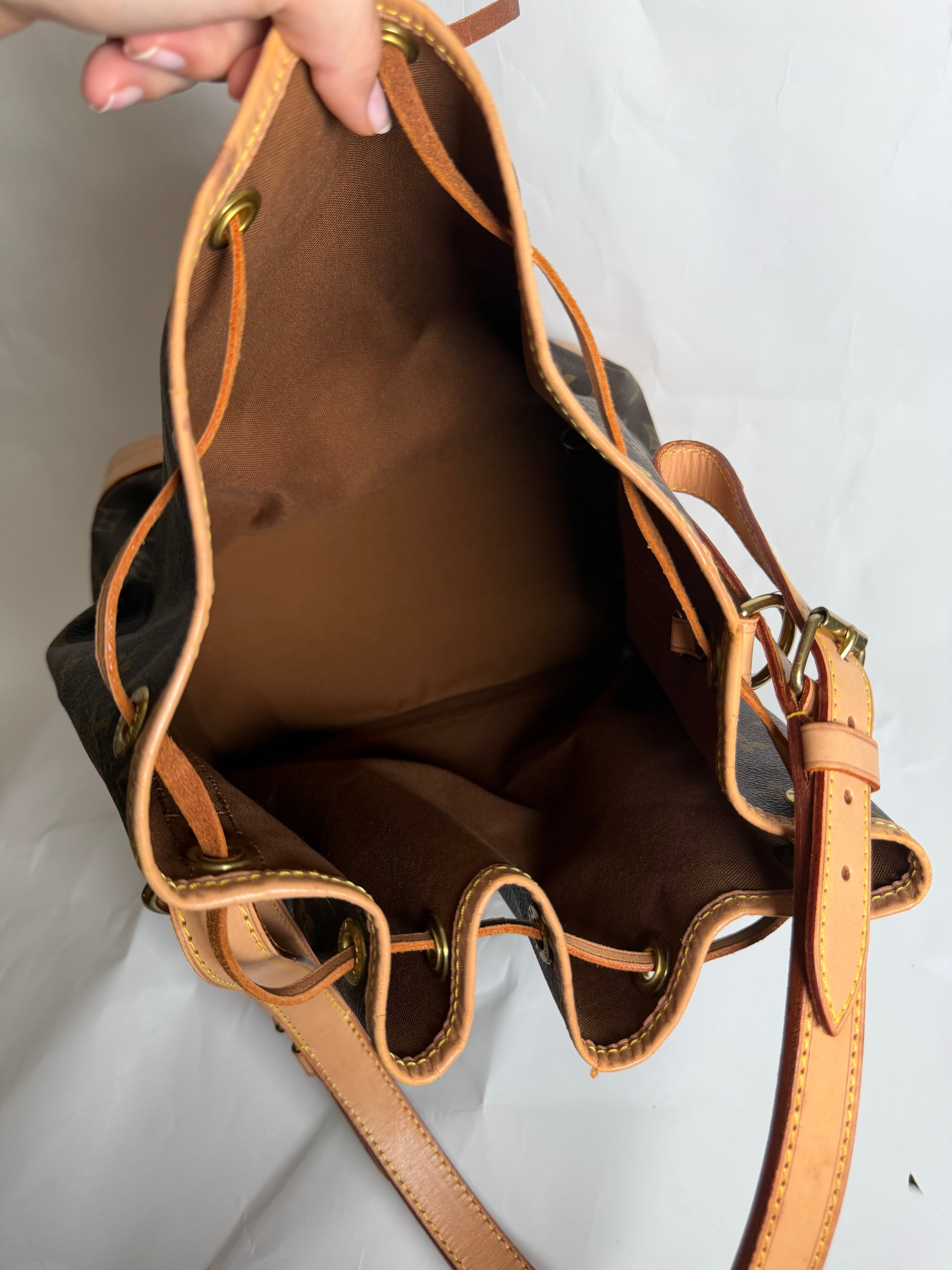 Louis Vuitton Noé clásico grande Monogram
