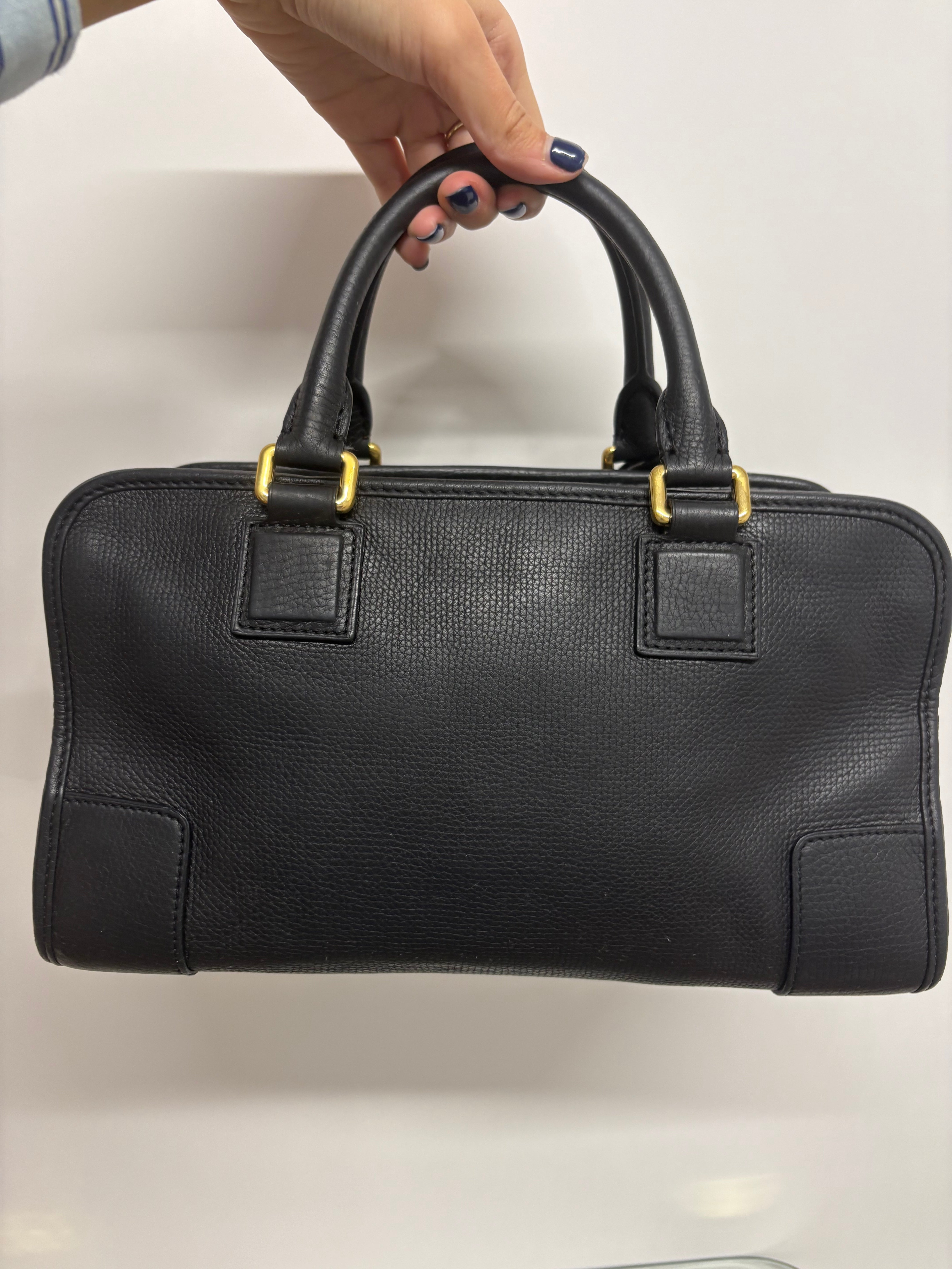 Loewe amazona 30 piel granulada negra