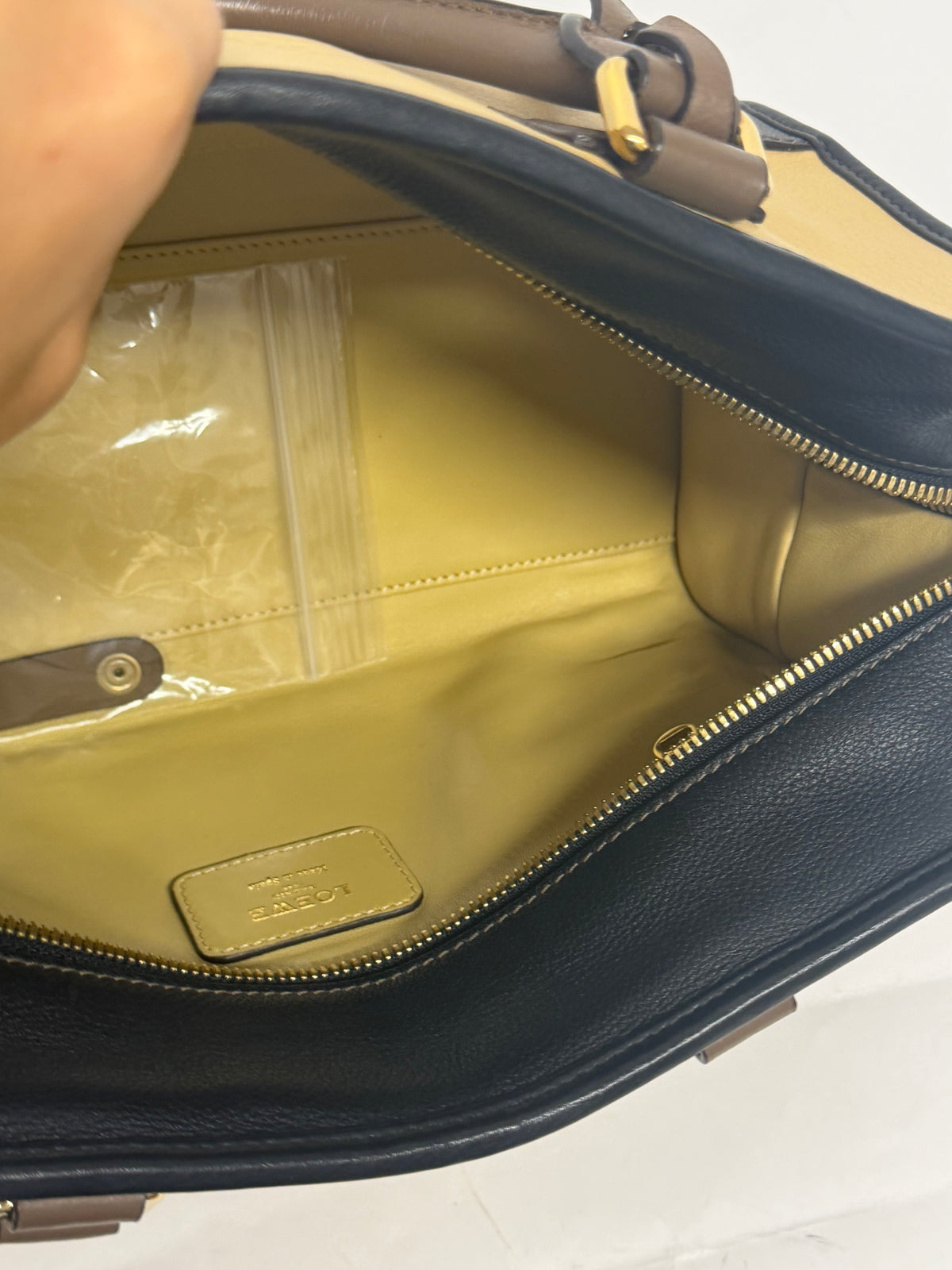 Loewe Amazona 28 Tricolor camel Herrajes Dorados