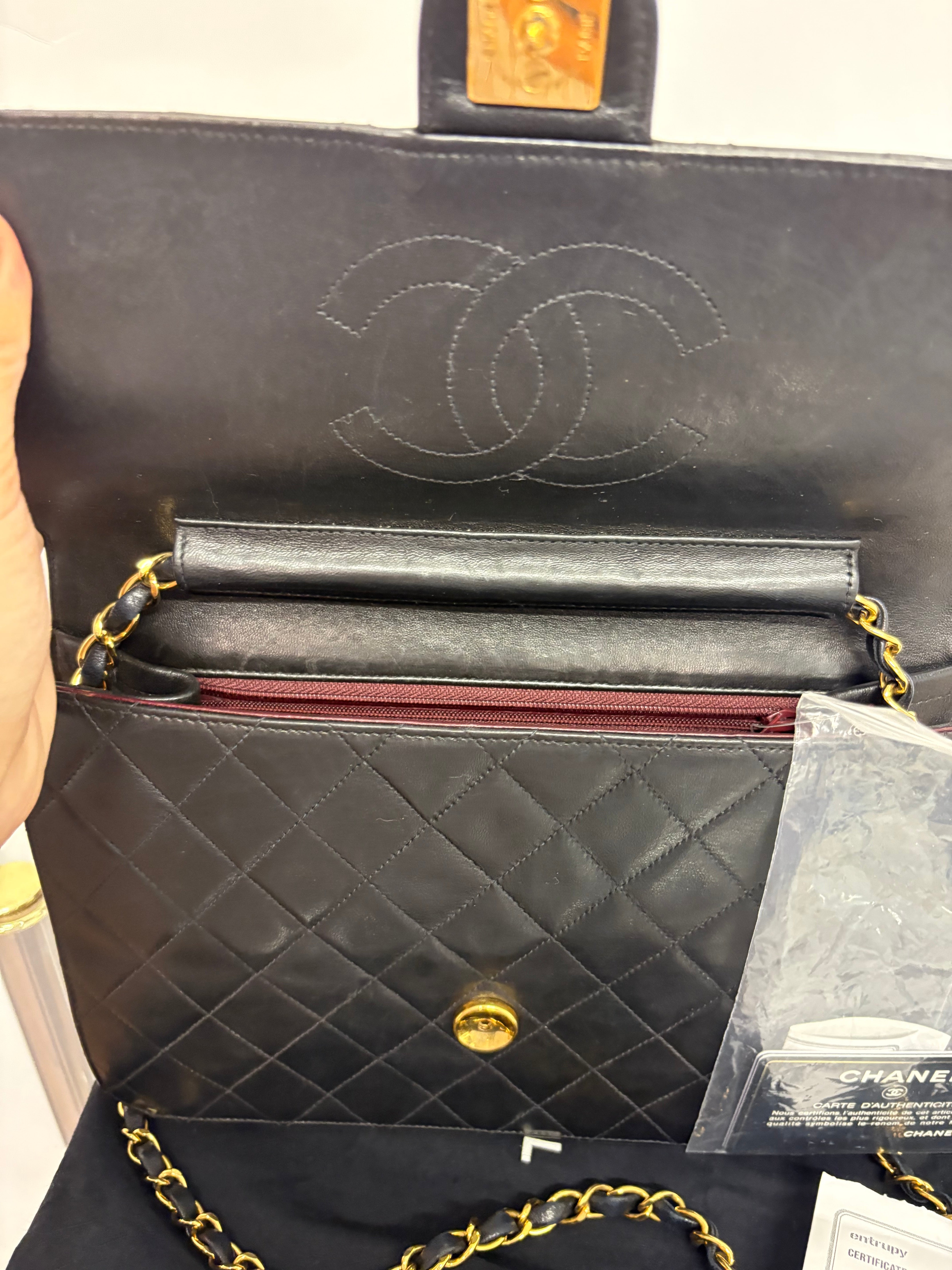 CHANEL Single Flap Negro Vintage Serie 5 – Año 1997–1999