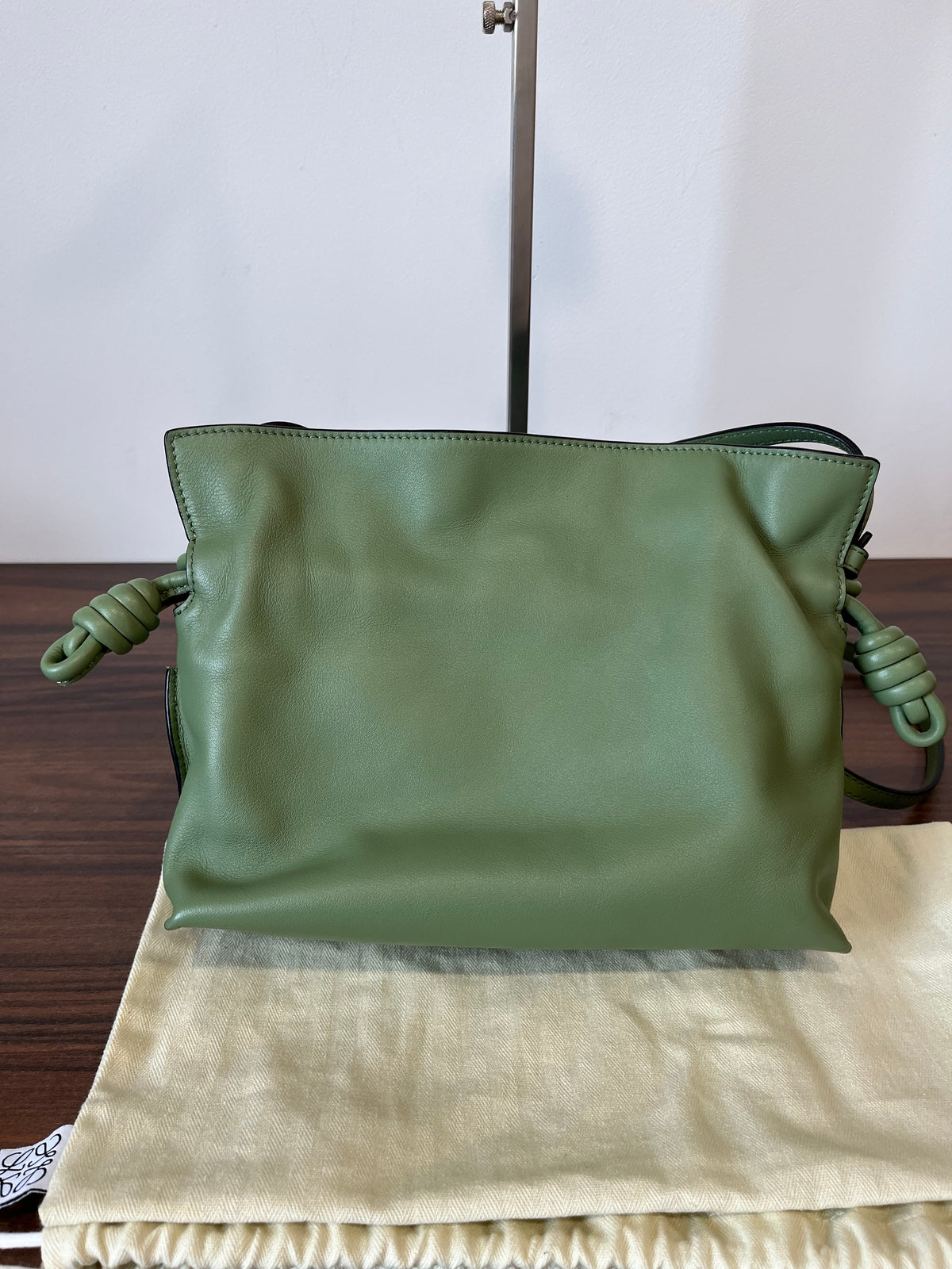 Loewe Flamenco Knot Clutch Mini Piel Nappa Verde Claro