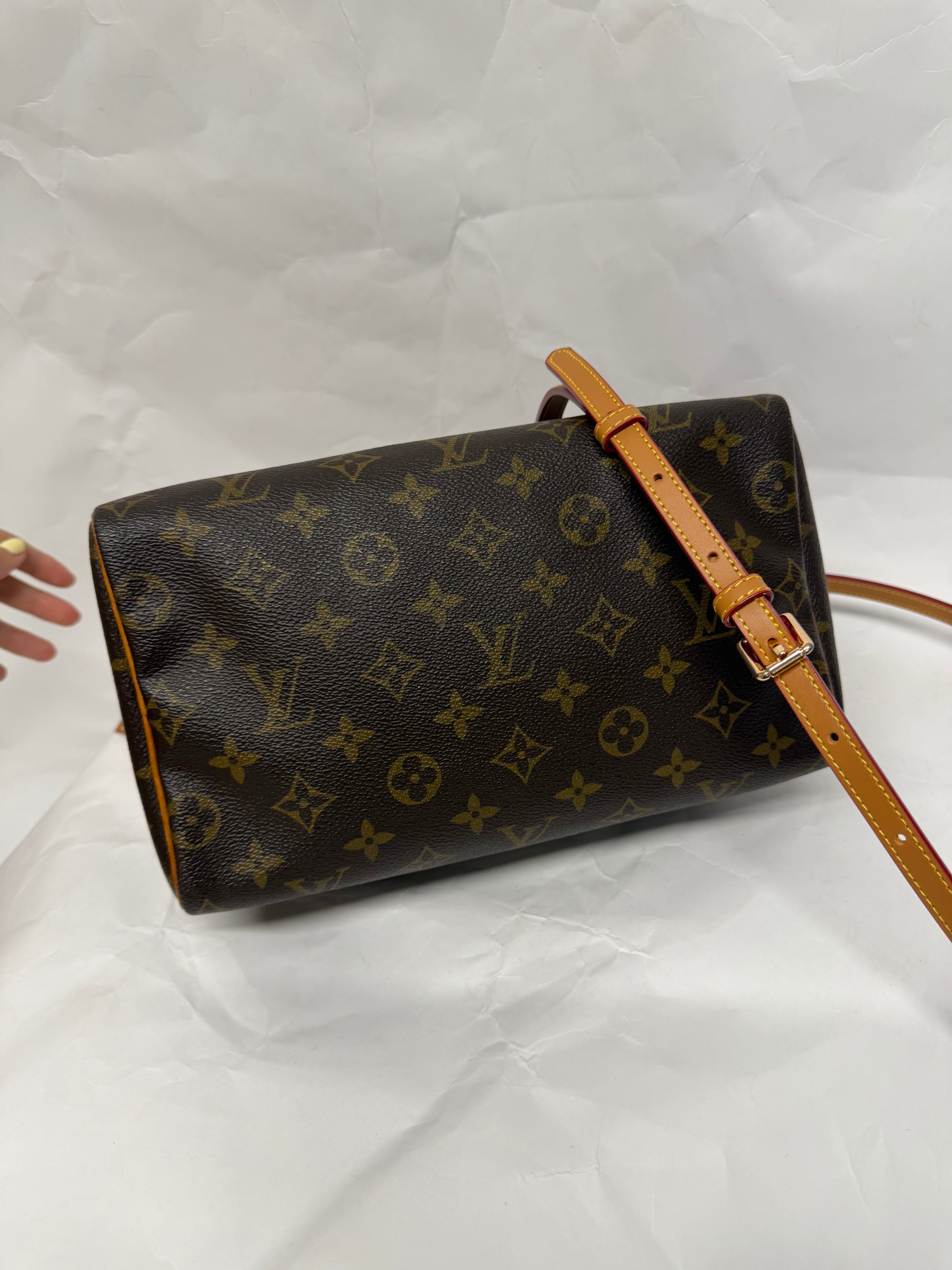 Louis Vuitton Speedy 25 Monogram MI1910