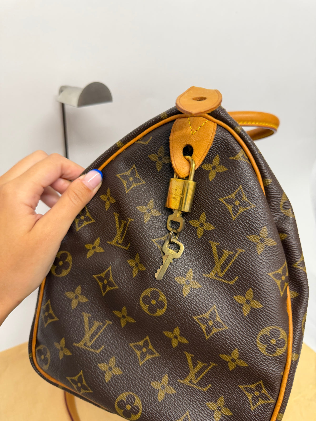 Louis Vuitton Speedy 35 Monogram MB0052