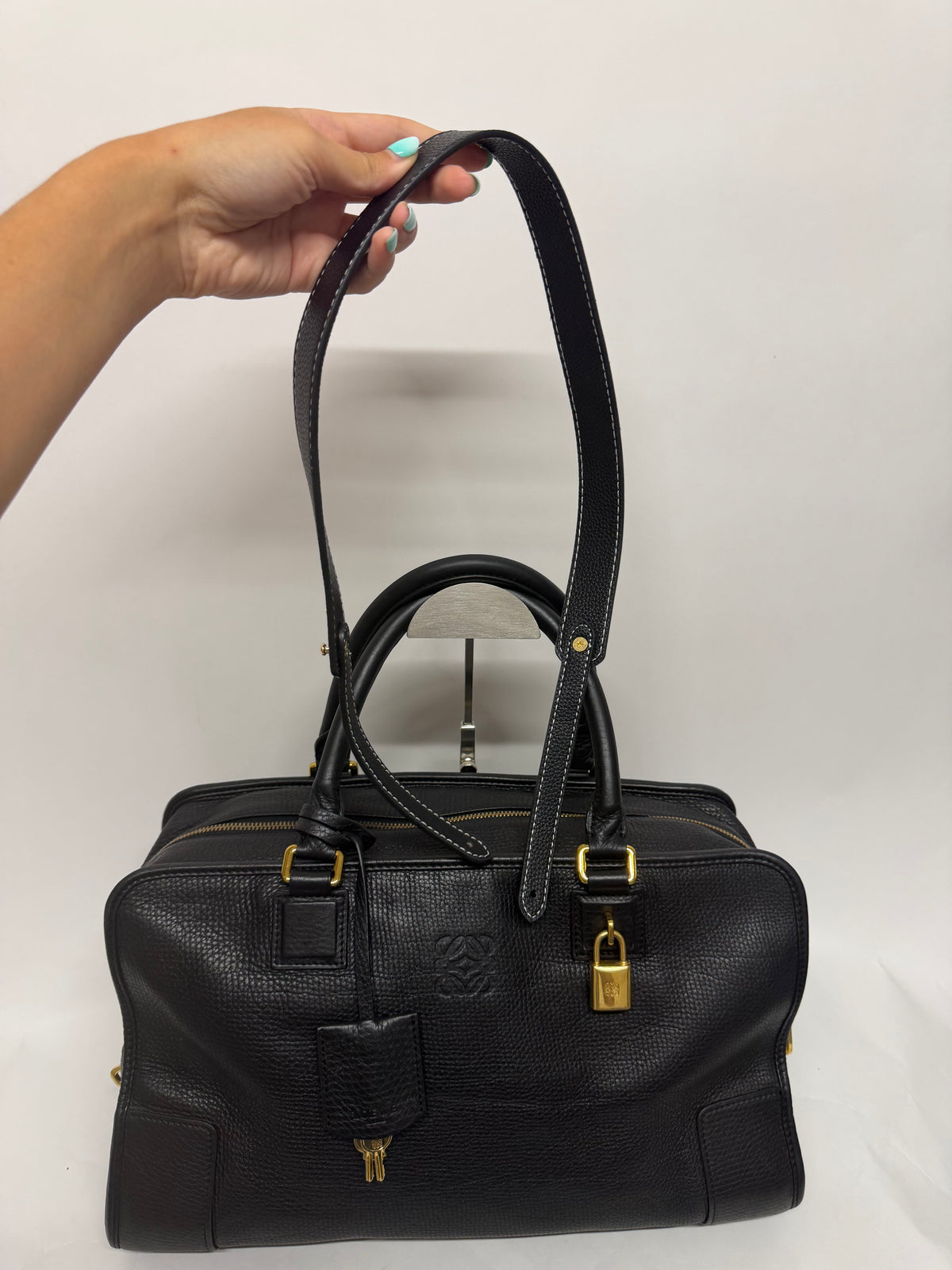 Loewe Amazona Negra Herrajes Dorados