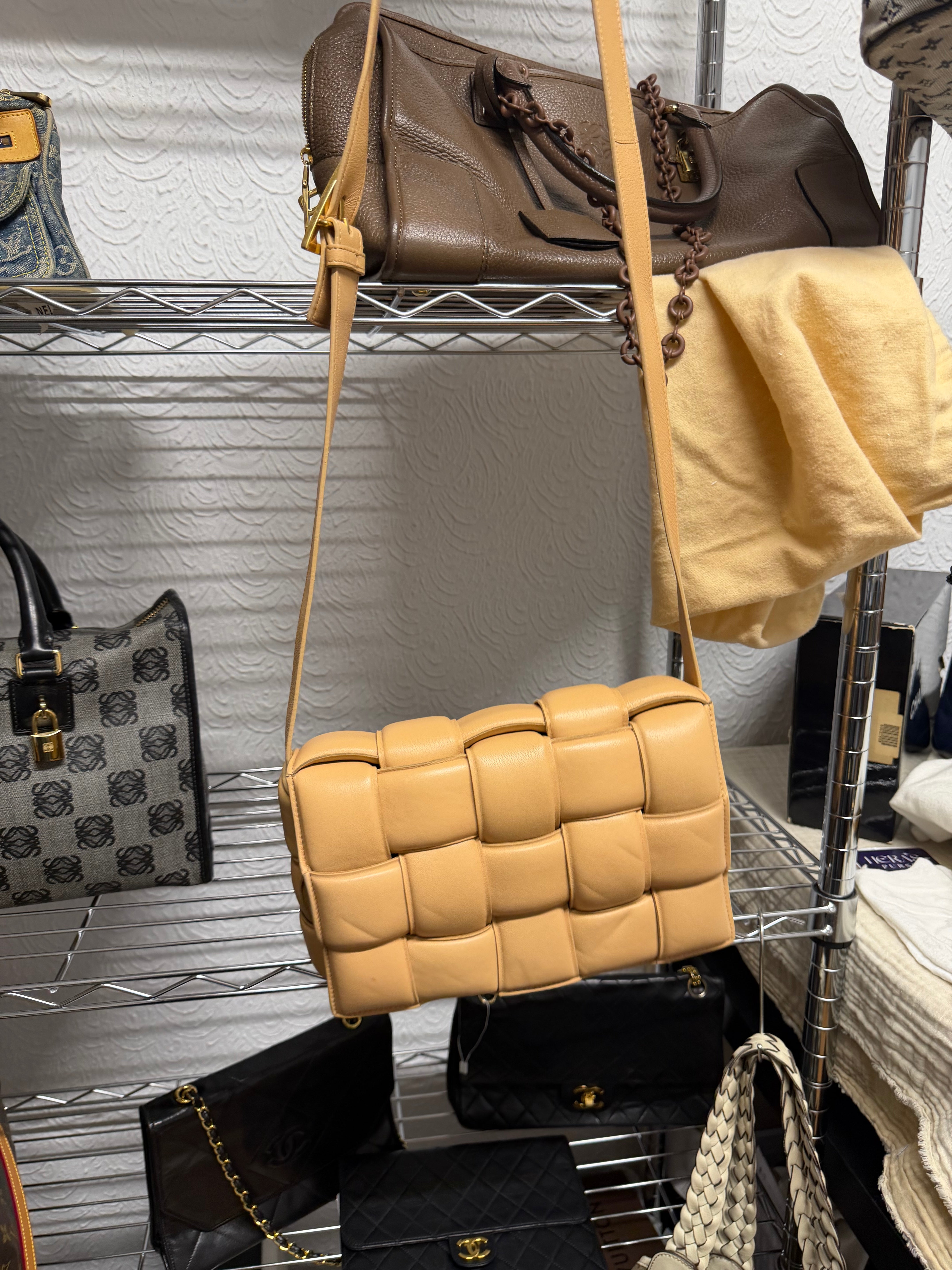 Bottega Veneta Cassette Intrecciato Nude/Beige