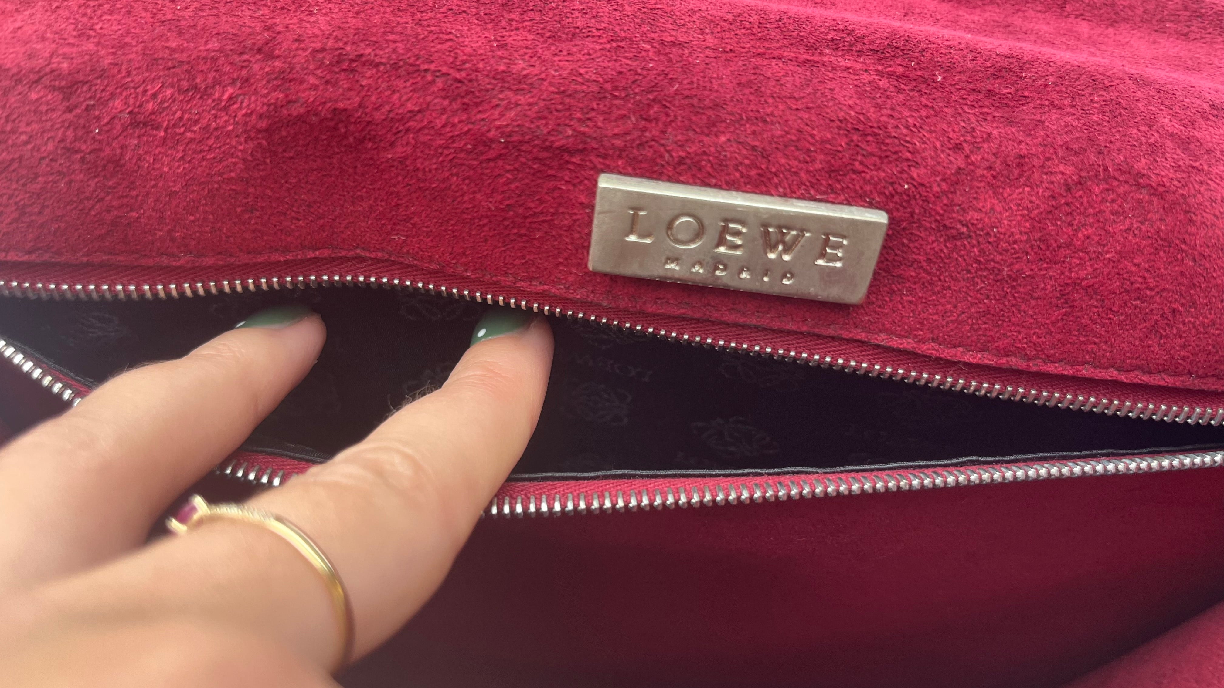 Loewe Barcelona negro y plata