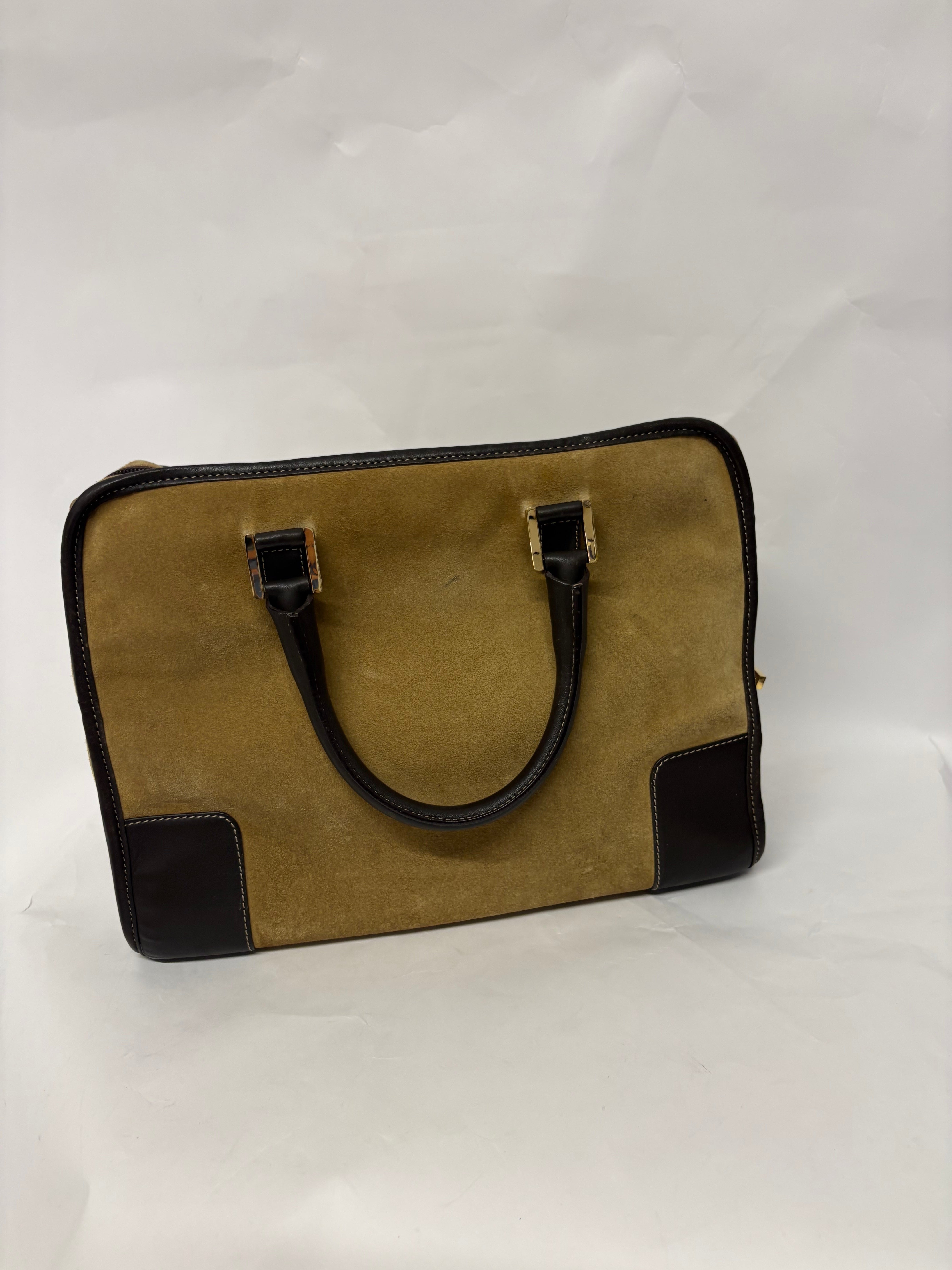 Loewe Amazona ante oro 32 marrón con bandolera extra