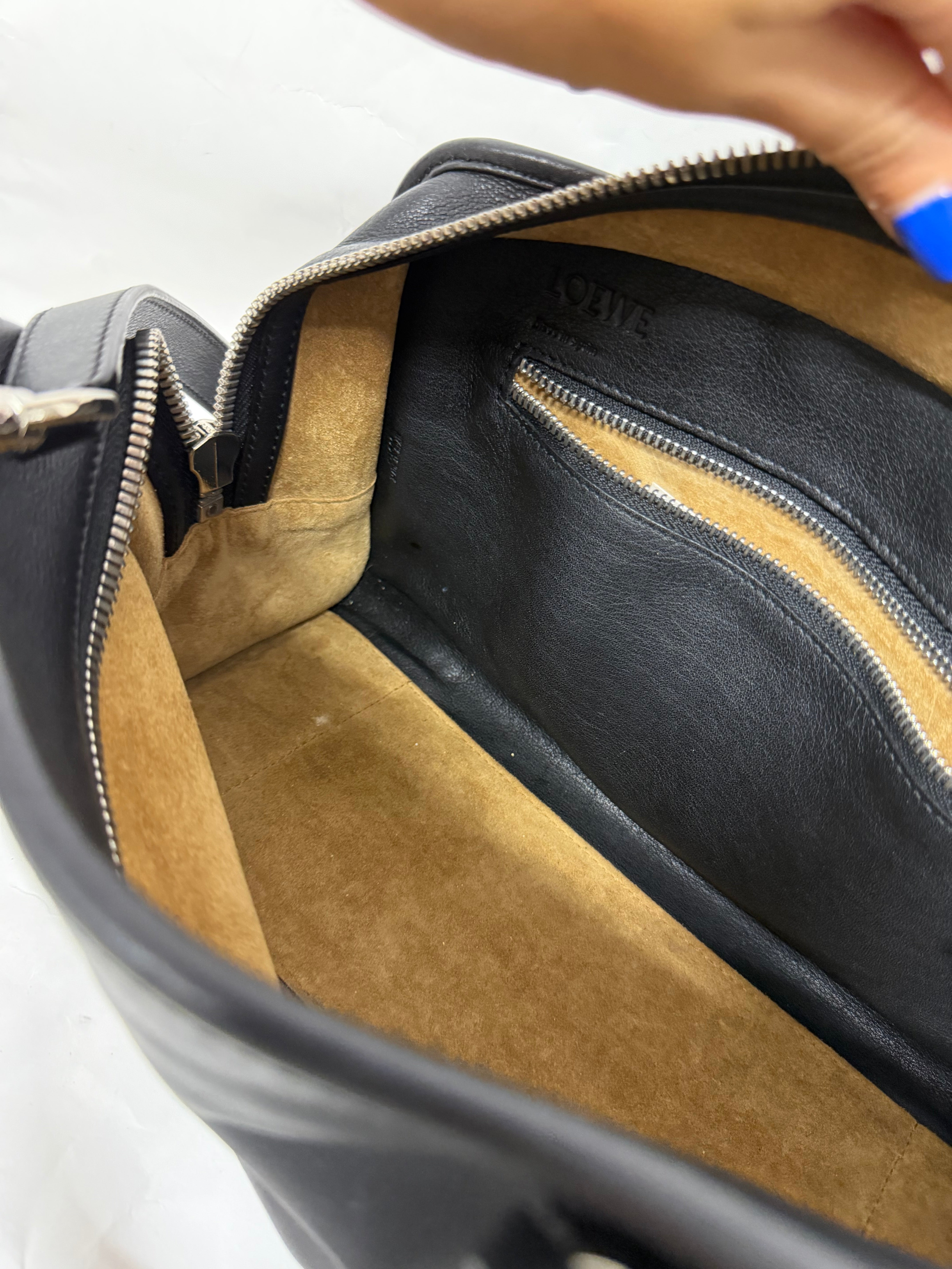 Loewe Amazona 28 | Piel Vacuno Negra Herrajes Paladio