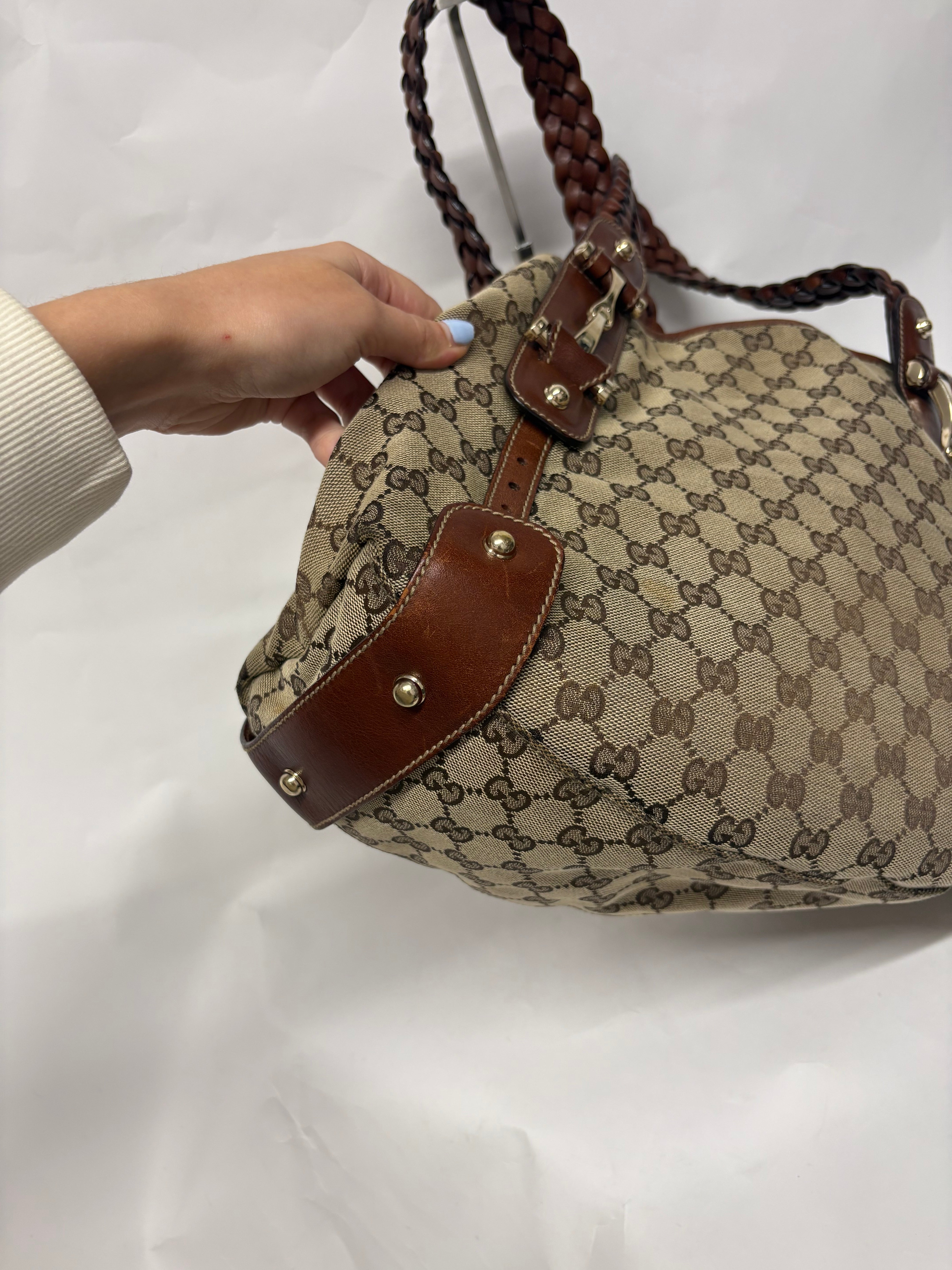 Gucci Pelham clásico en lona GG beige con piel marrón y asas trenzadas mediano