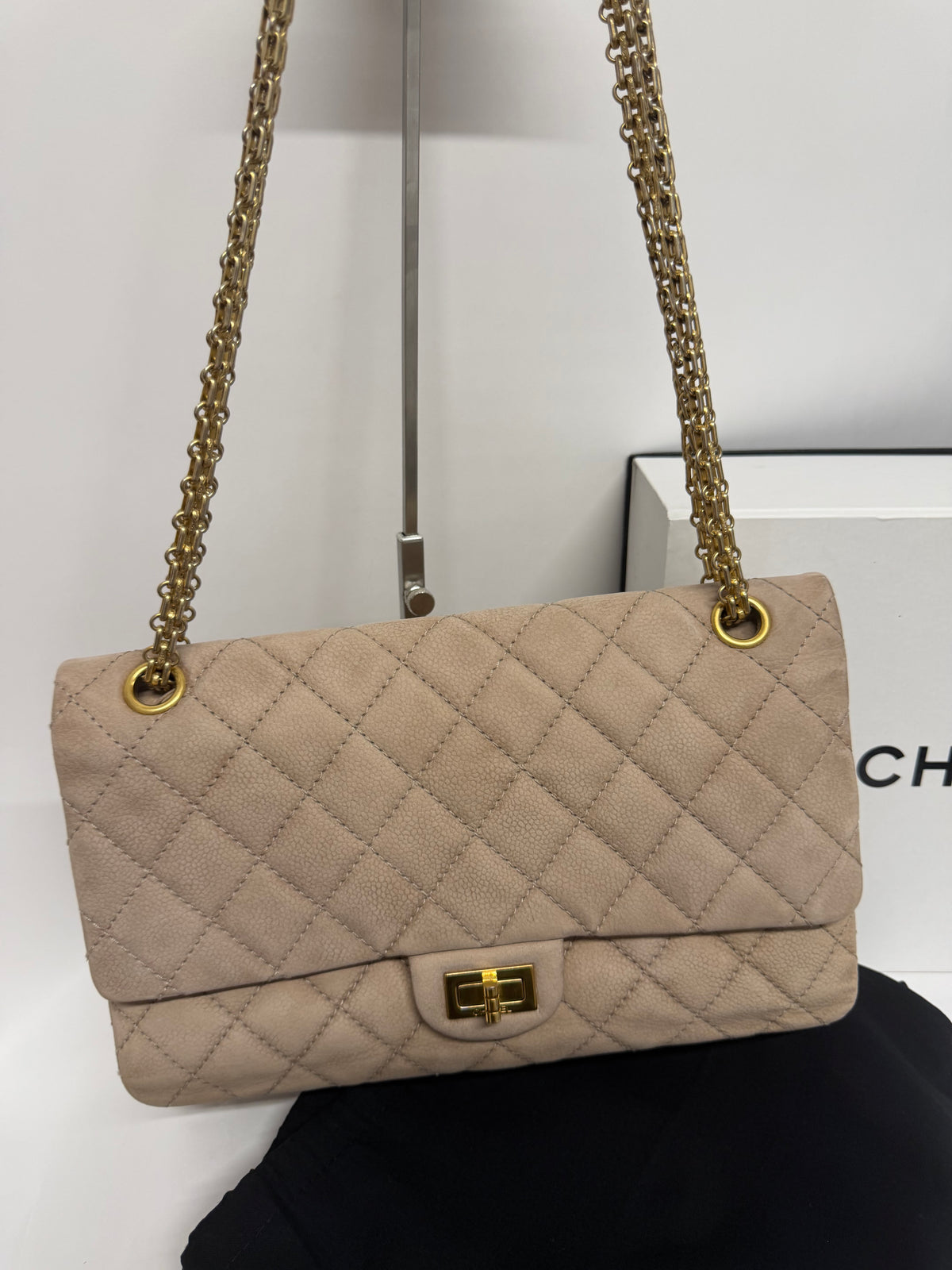 Chanel Reissue 2.55 Double Flap 227 Piel Caviar Nobuk Beige · Serie 17
