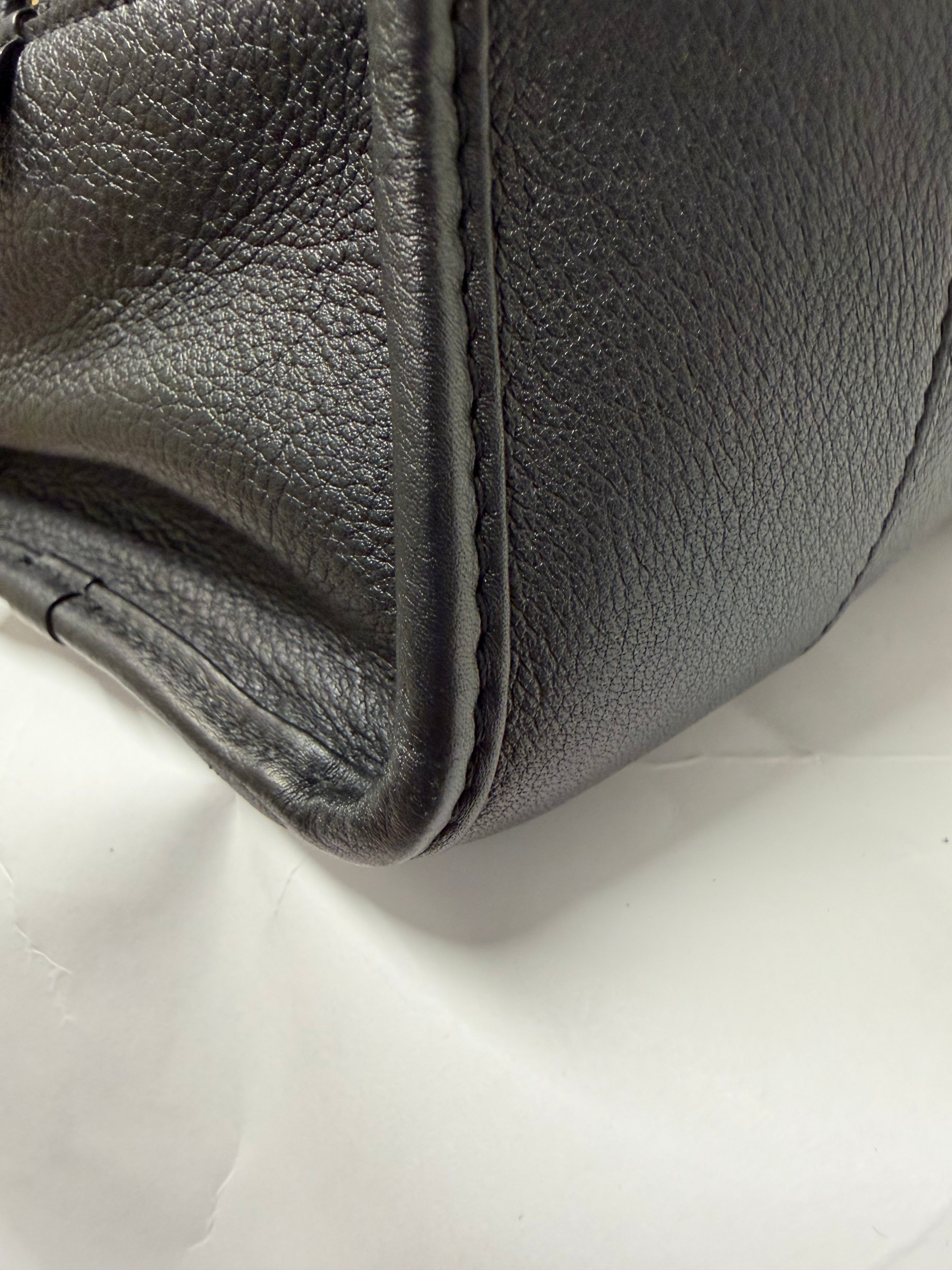 Loewe Amazona 36 | Piel Negra Herrajes dorados