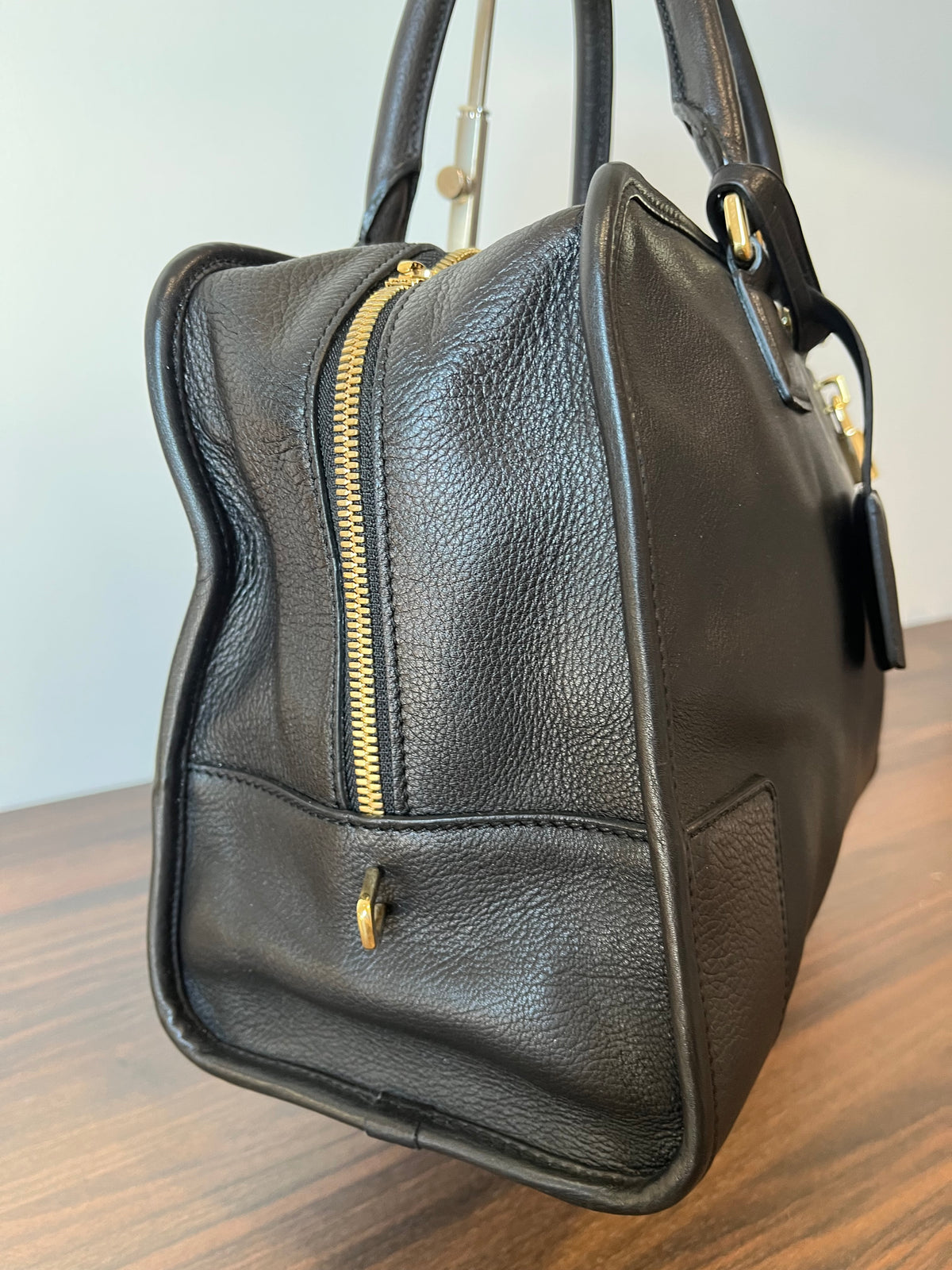 Loewe Amazona 36 Piel Negra Herrajes Dorados