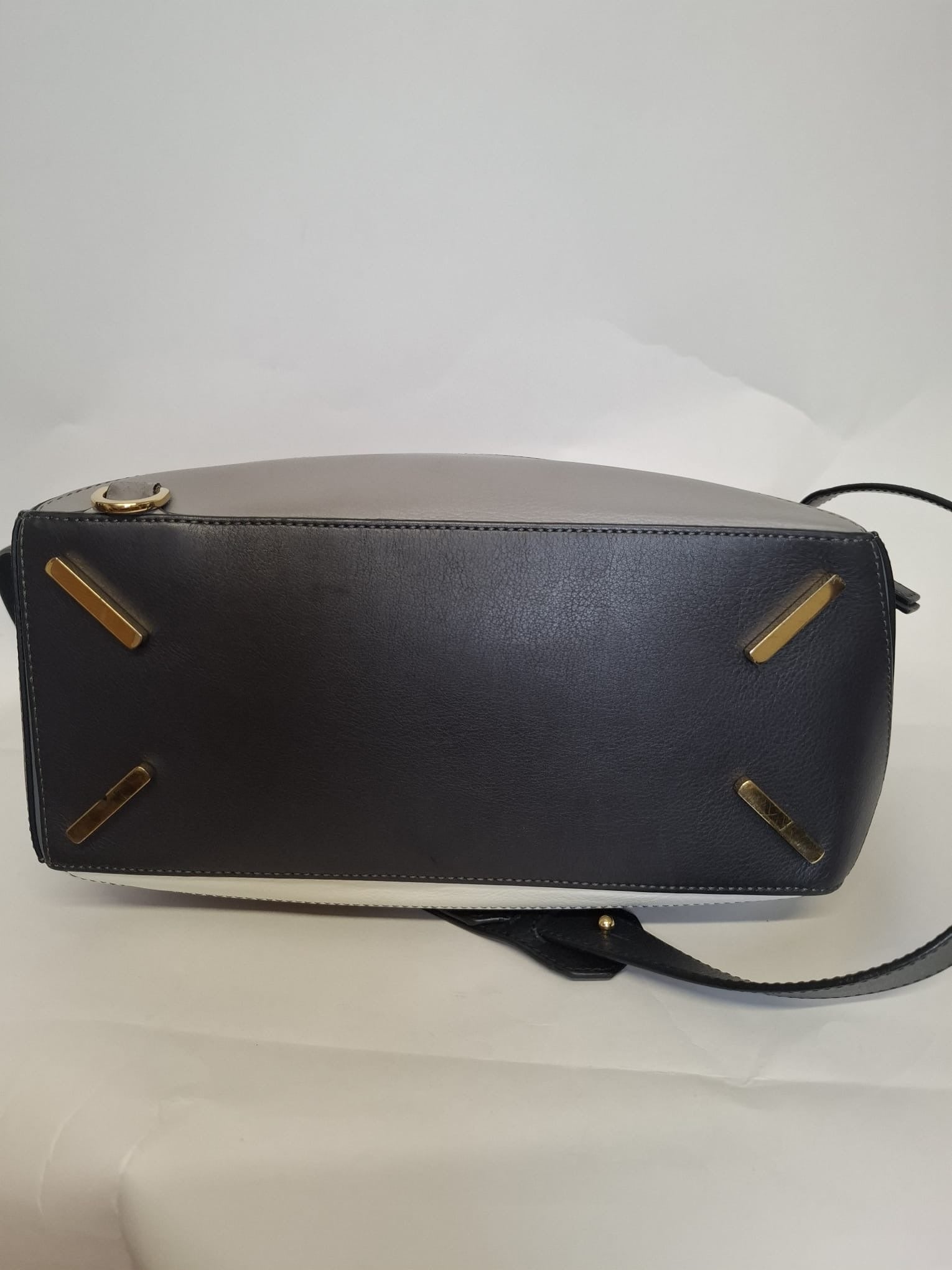 Loewe Puzzle Mediano Tricolor Gris y Negro