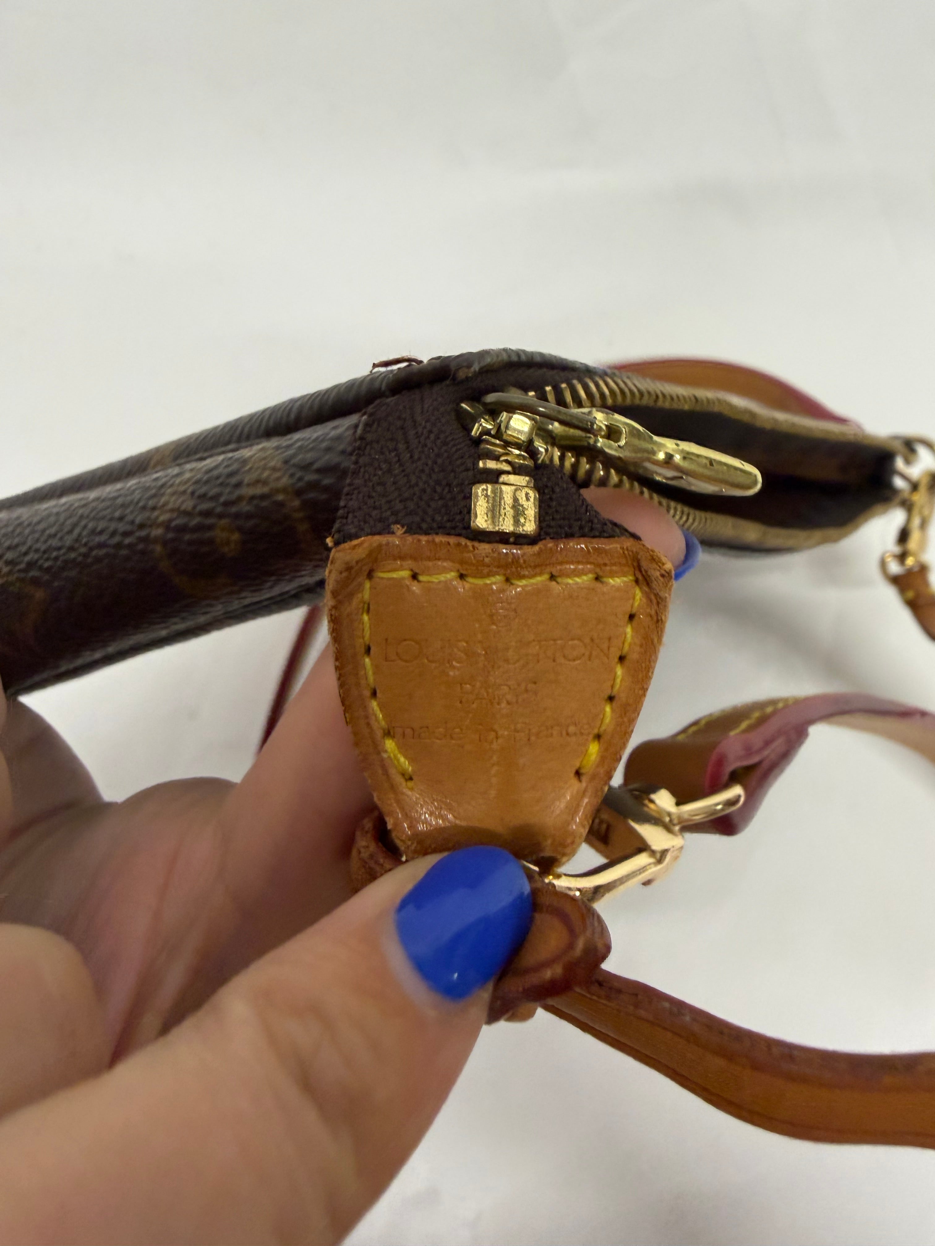 Louis Vuitton Pochette Accessoires monogram con 2 bandoleras extra