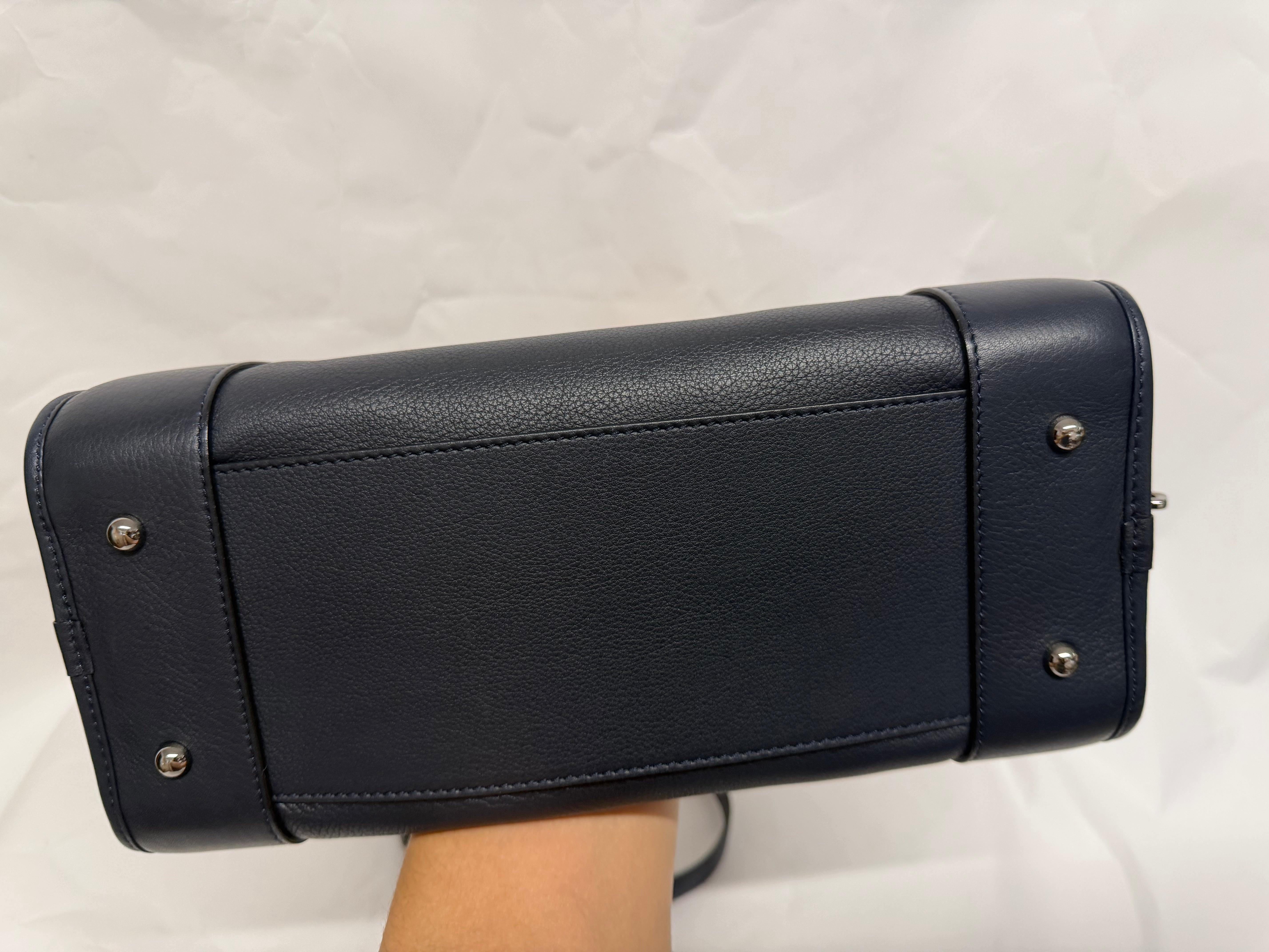 Loewe Amazona 28 Piel Azul Oscuro