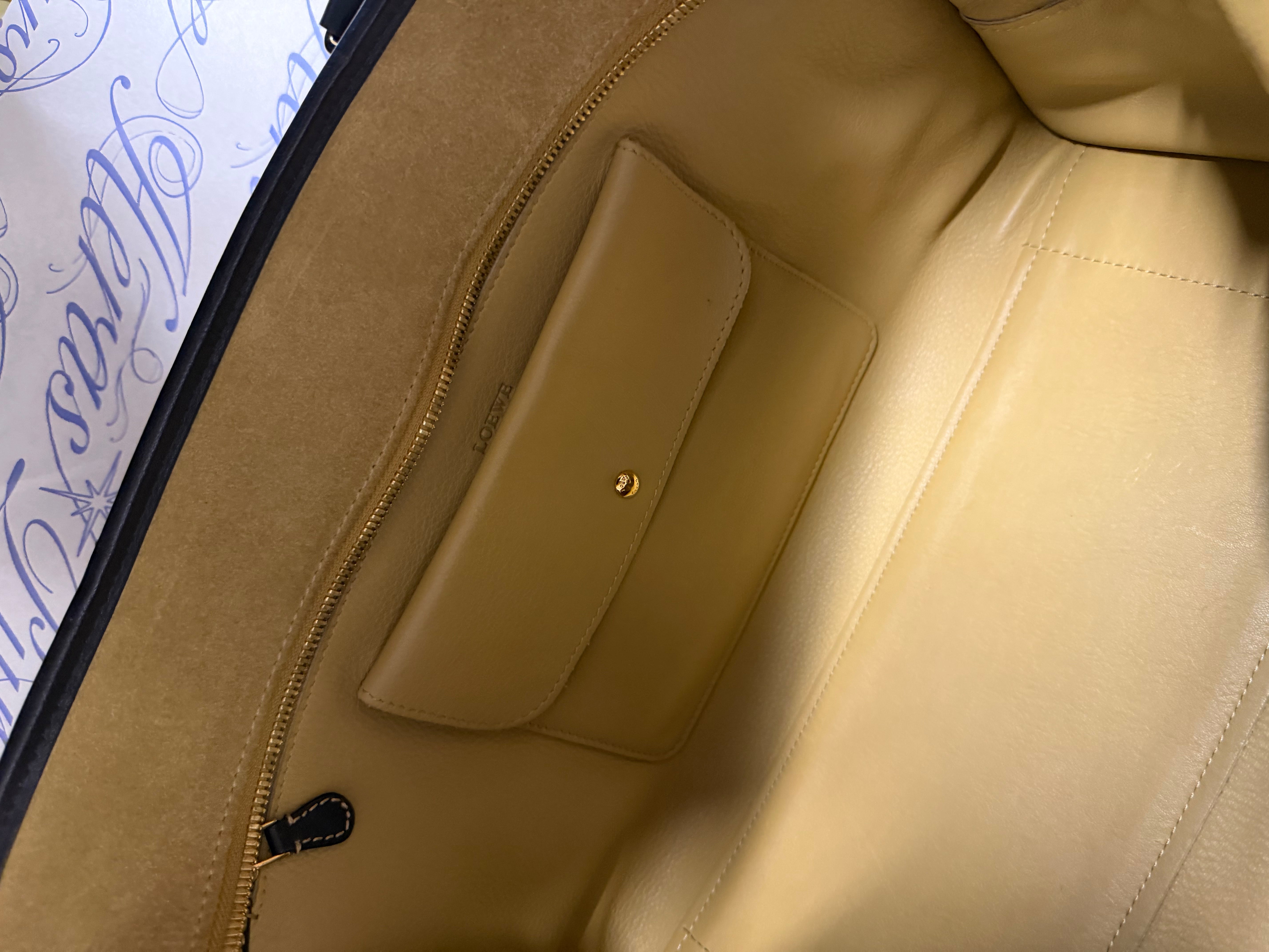 Loewe Amazona 36 Ante Oro — Modelo Nuevo