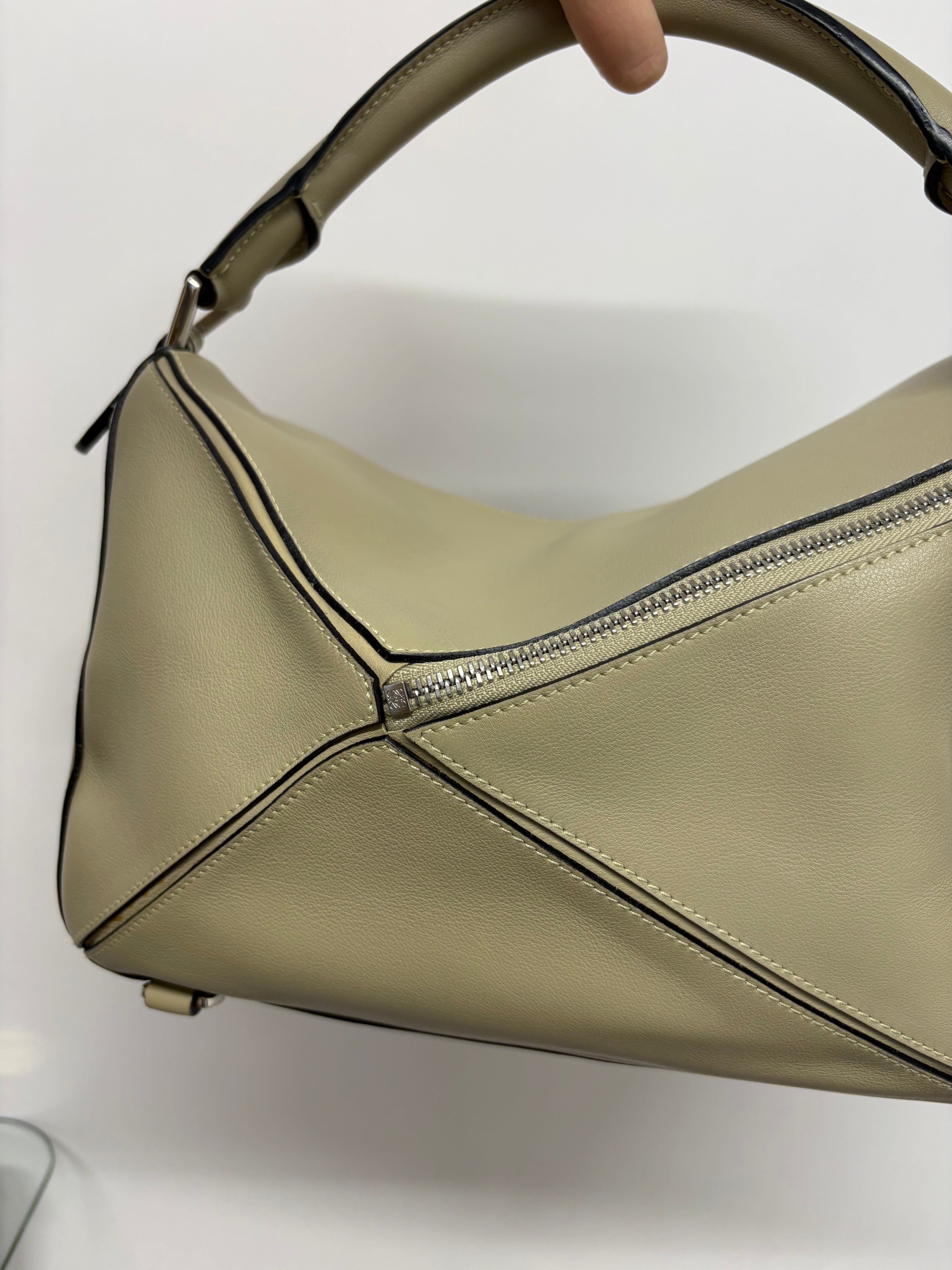 Loewe puzzle mediano Beige/ Taupe Claro