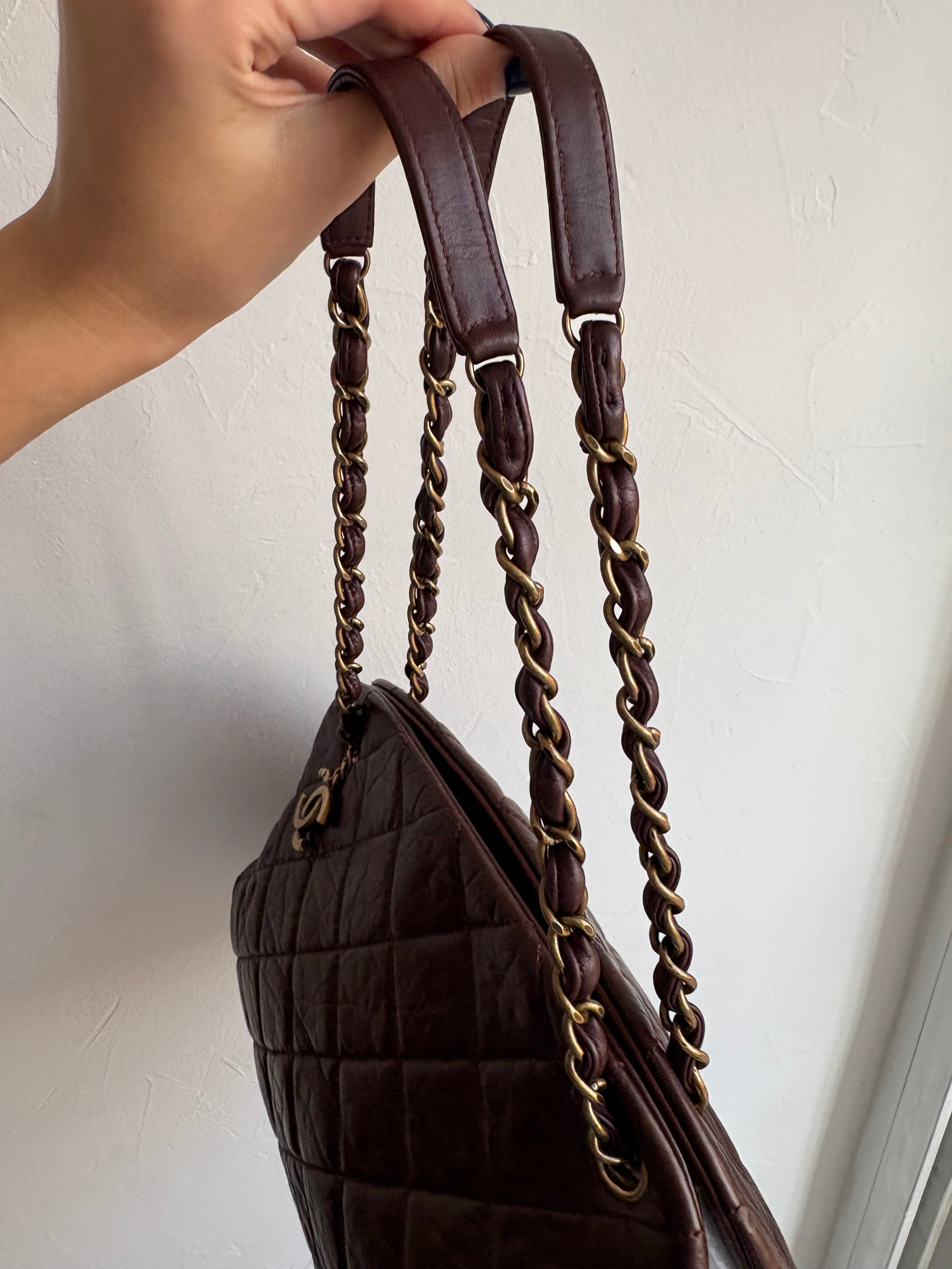 Chanel leather coco mark charm chain shoulder bag burdeos oscuro vintage