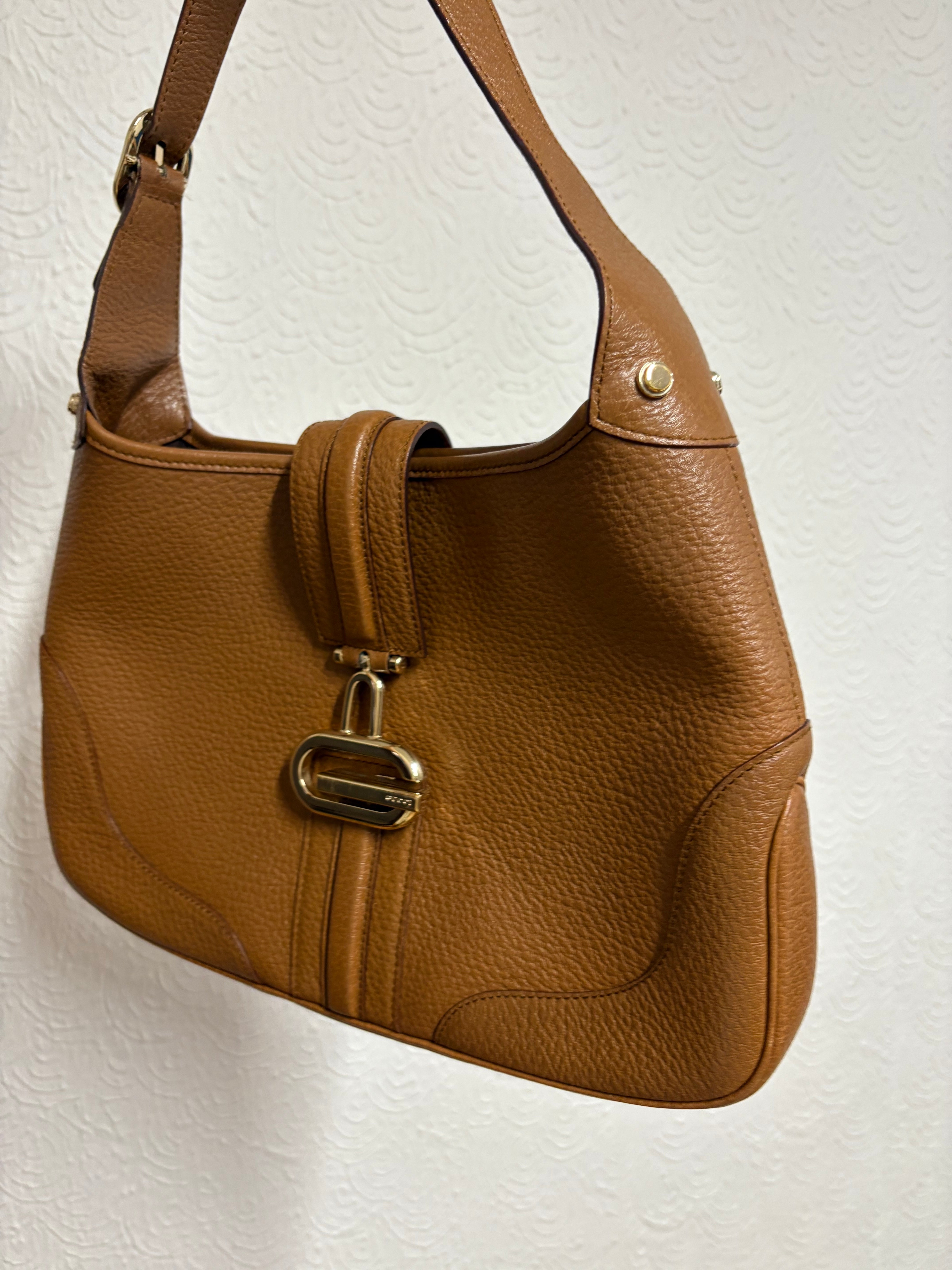 Gucci Jackie Shoulder Bag Piel Marrón · Broche G Dorado