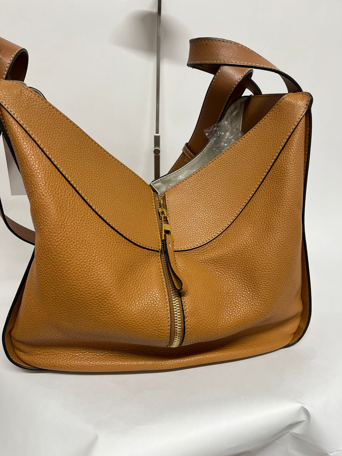 Loewe Hammock Mediano Piel Graneada Camel