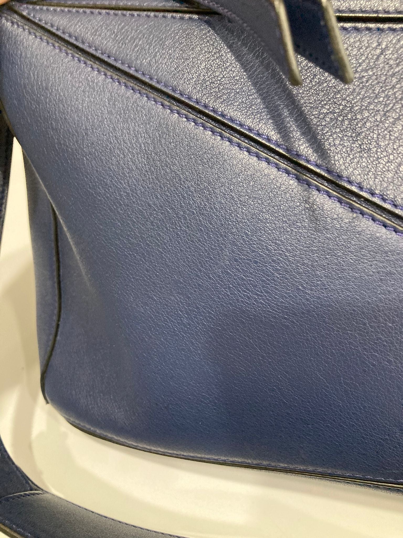 Loewe puzzle mediano azul oscuro