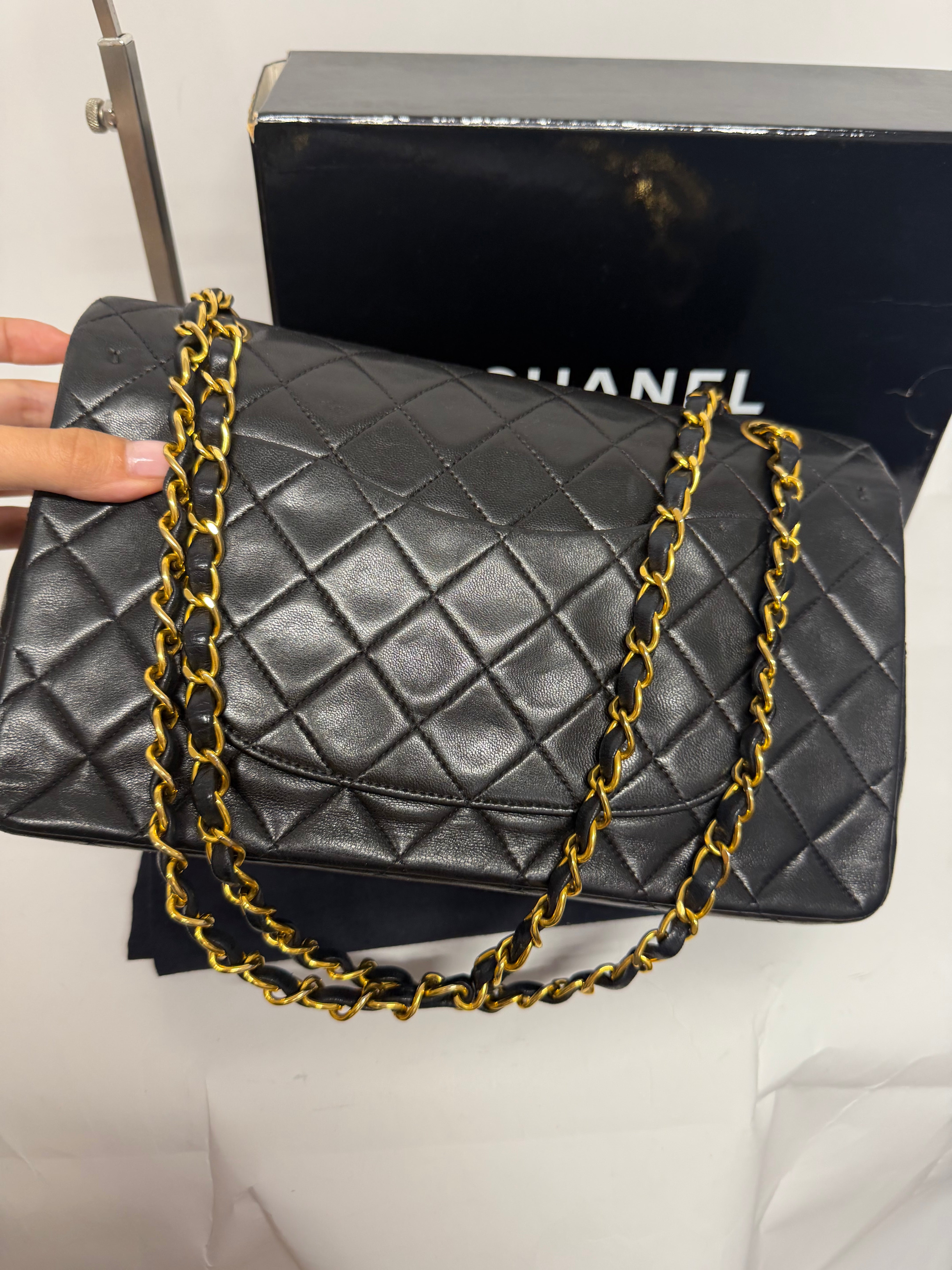 Chanel Timeless 25 Piel de Cordero Negra  - serie 5 - Full Set