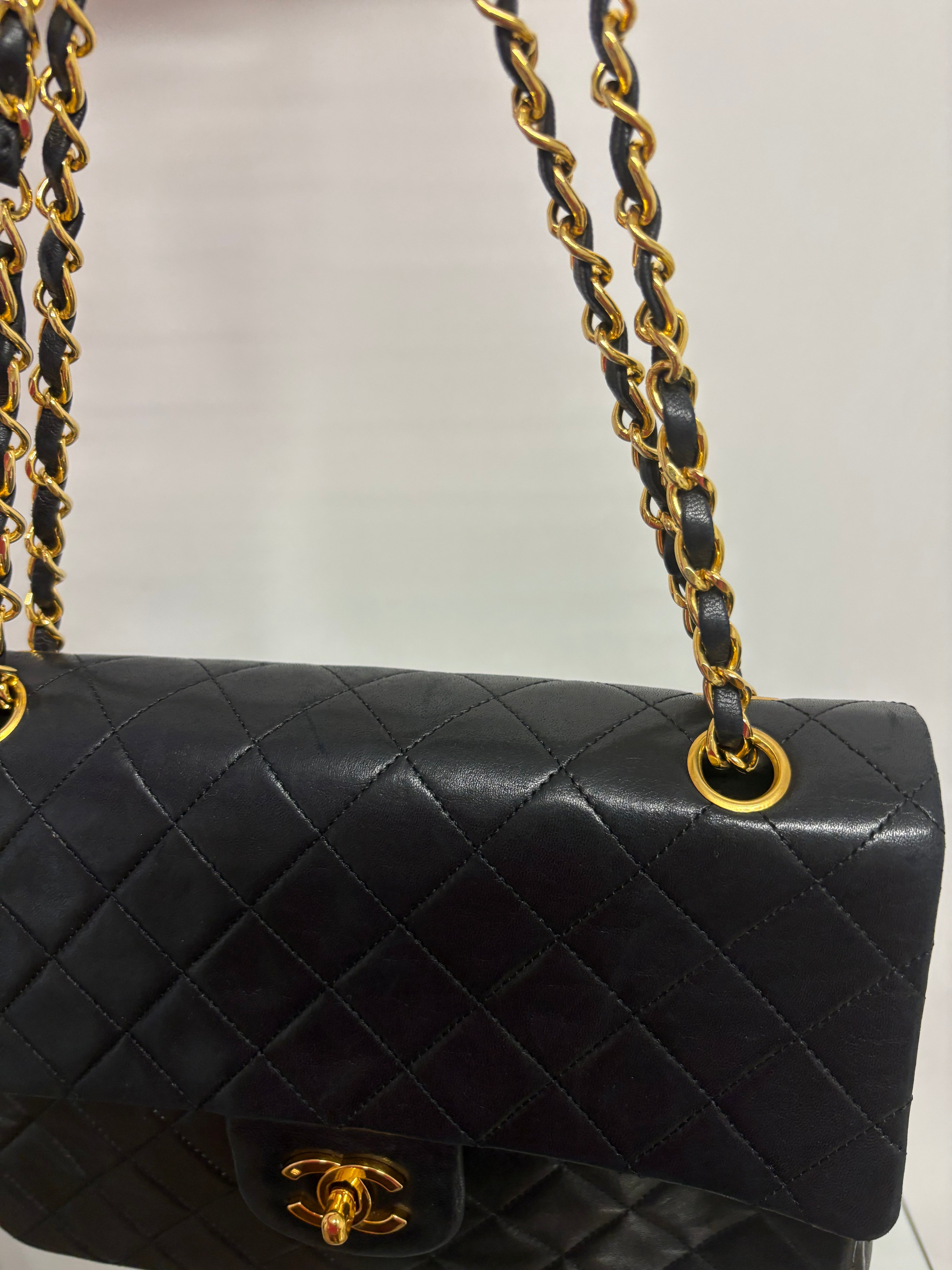 Chanel timeless 25 double flap matelassé negro – serie 1