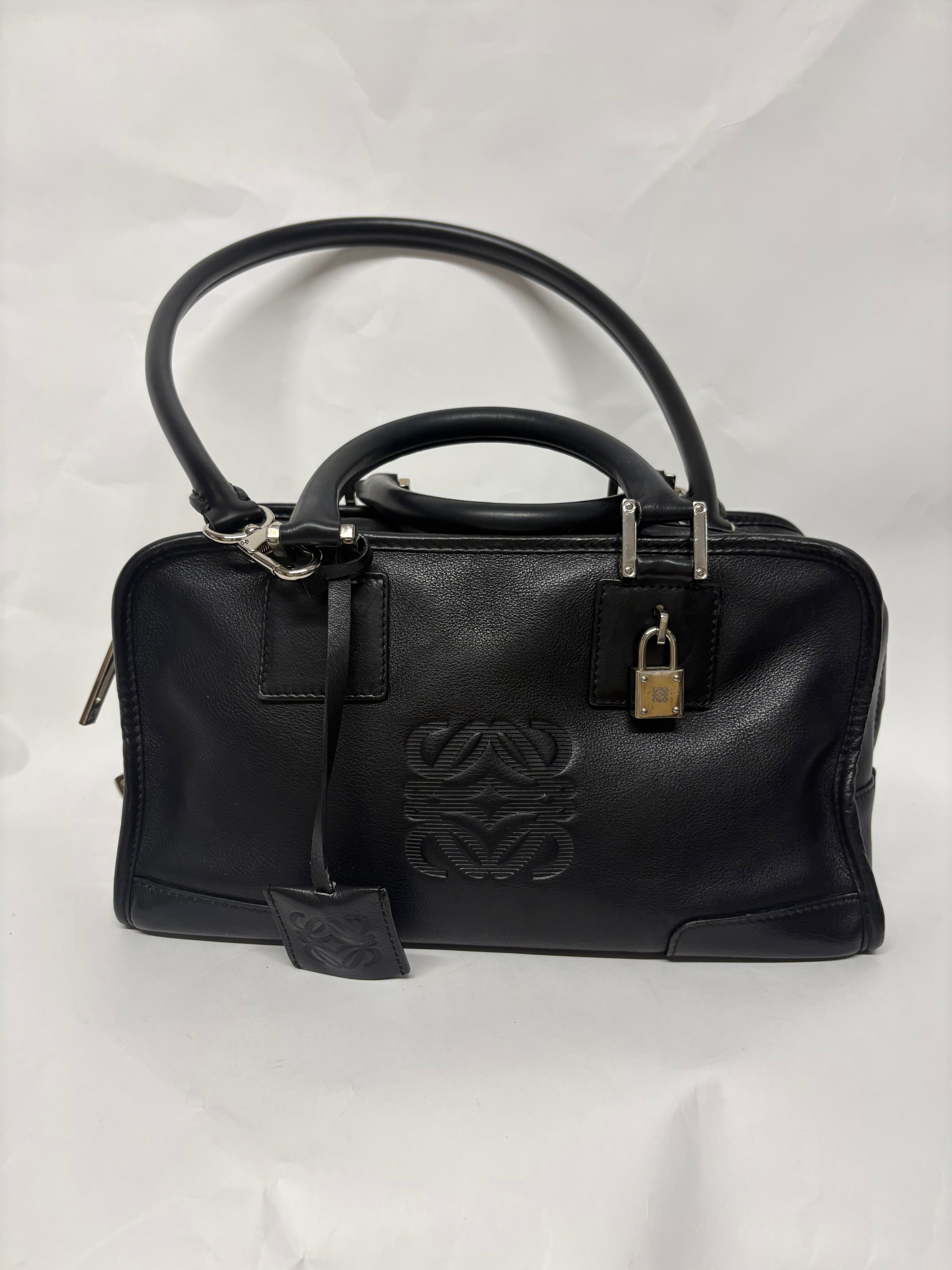 Loewe amazona 30 negro y plata con bandolera