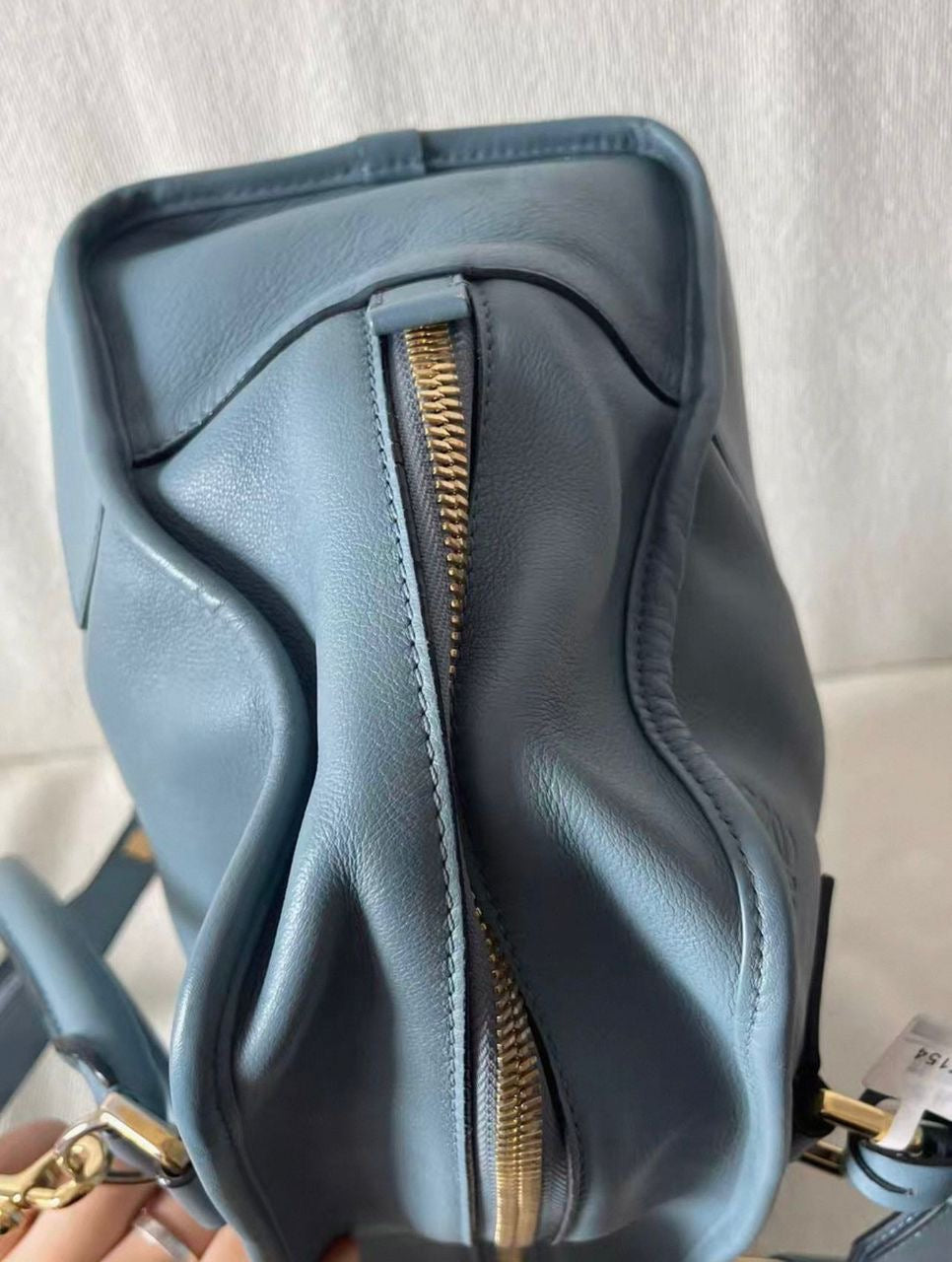 Loewe amazona 28 azul con bandolera