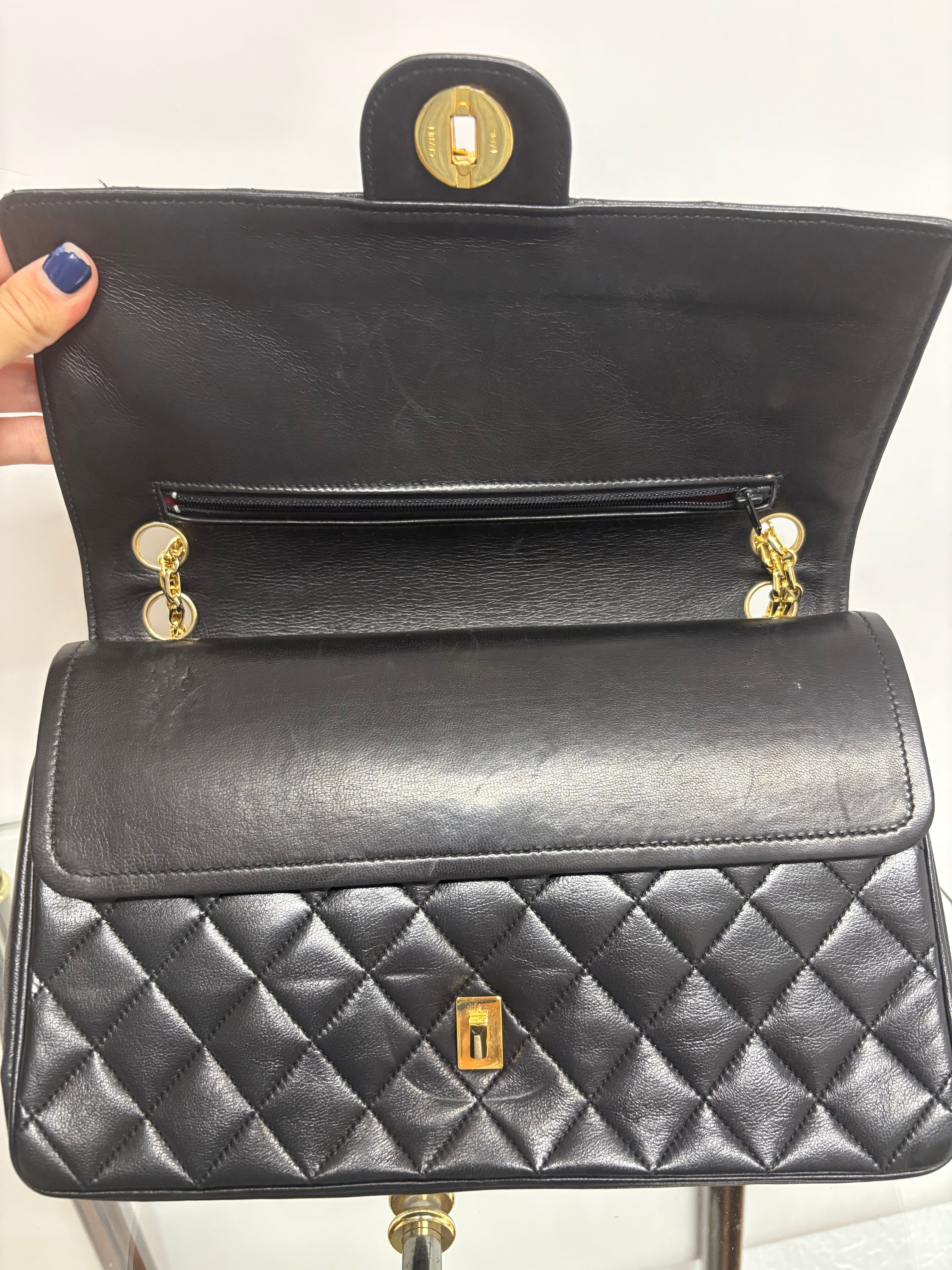 Chanel Timeless Double Flap piel de cordero negra – cadena dorada 2.55 - 24k