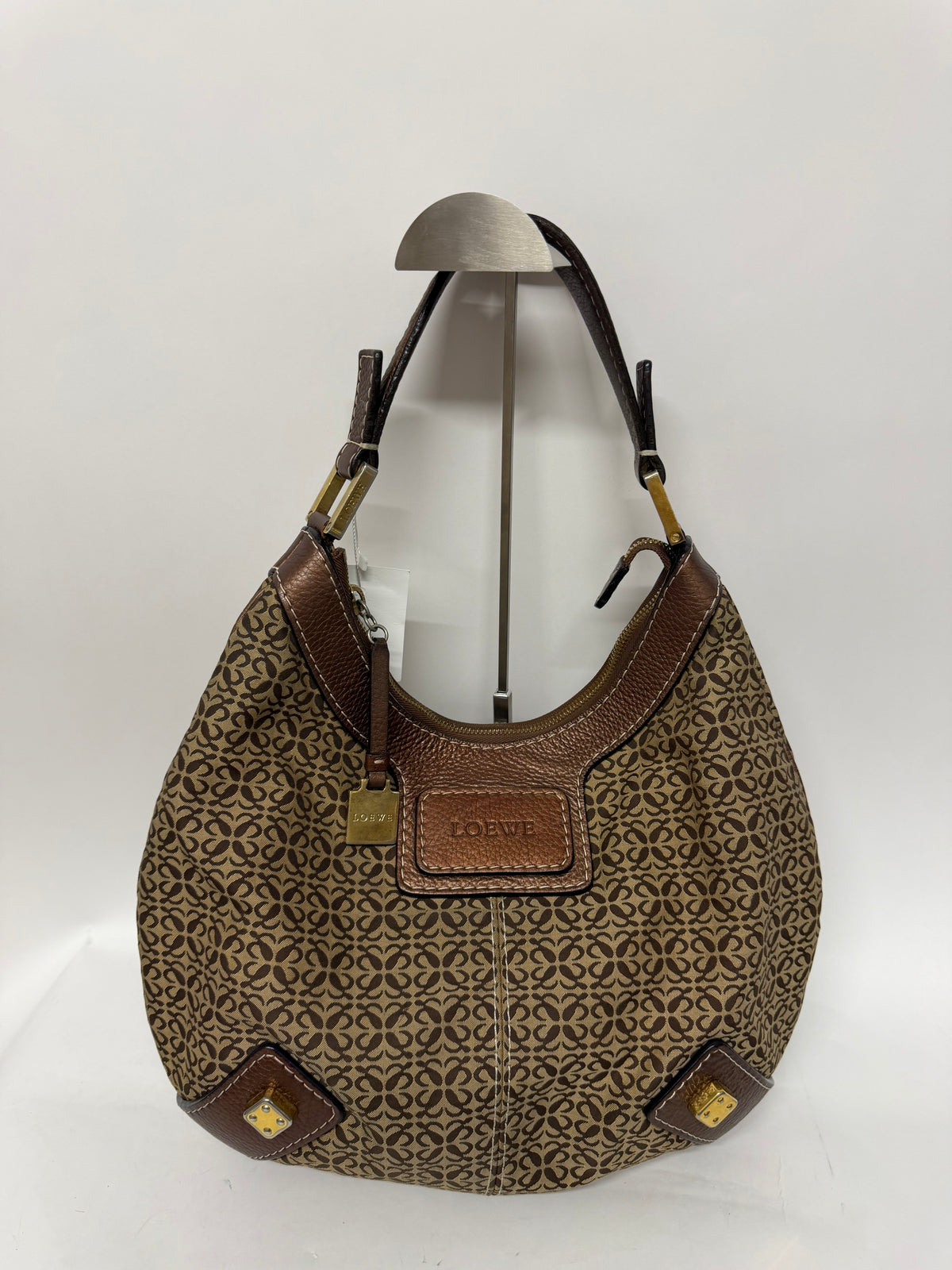 Loewe Anagram safari New Road Hobo Lona Beige