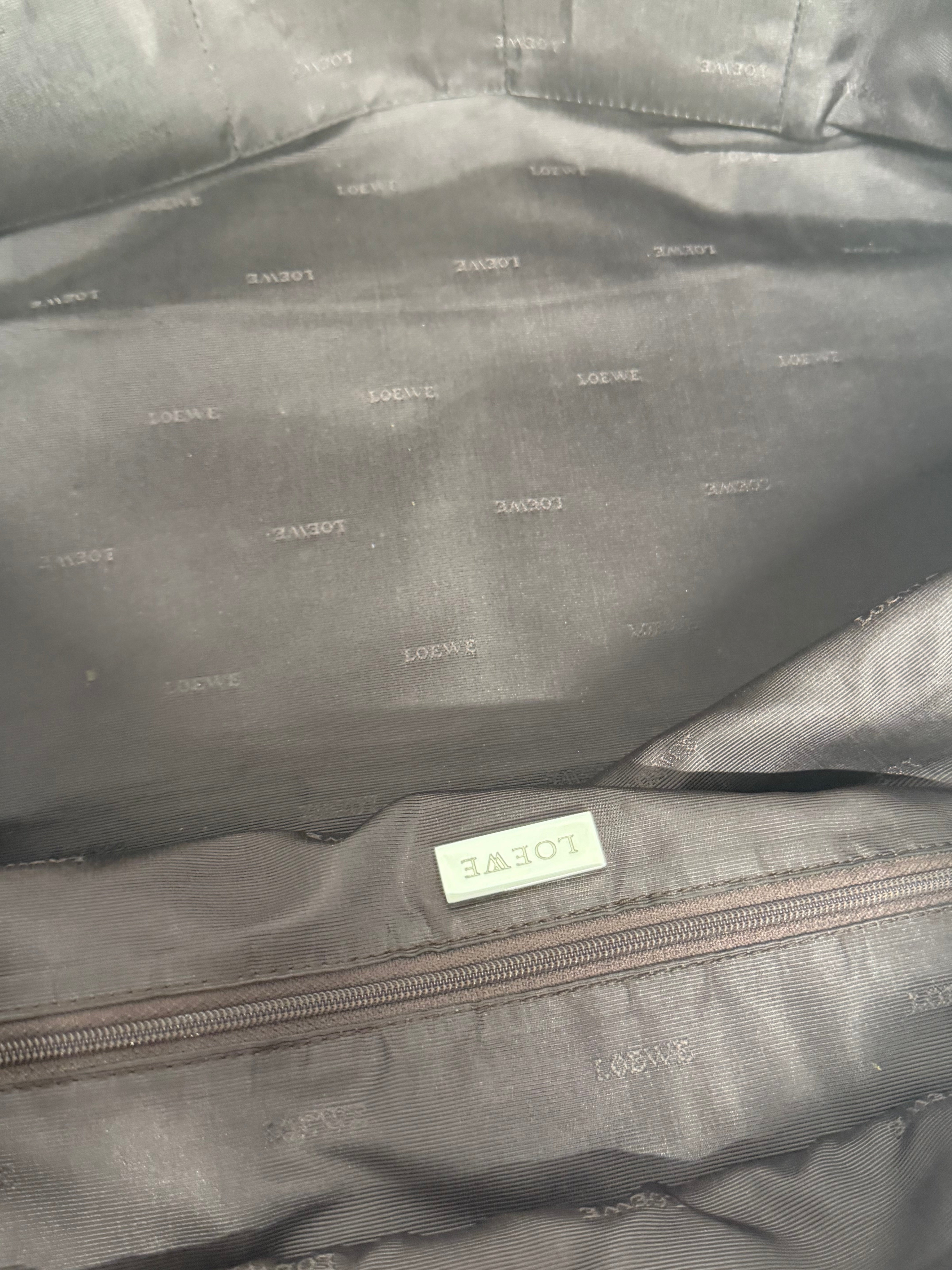 Loewe Amazona 44 | Ante Oro Anagrama Grande