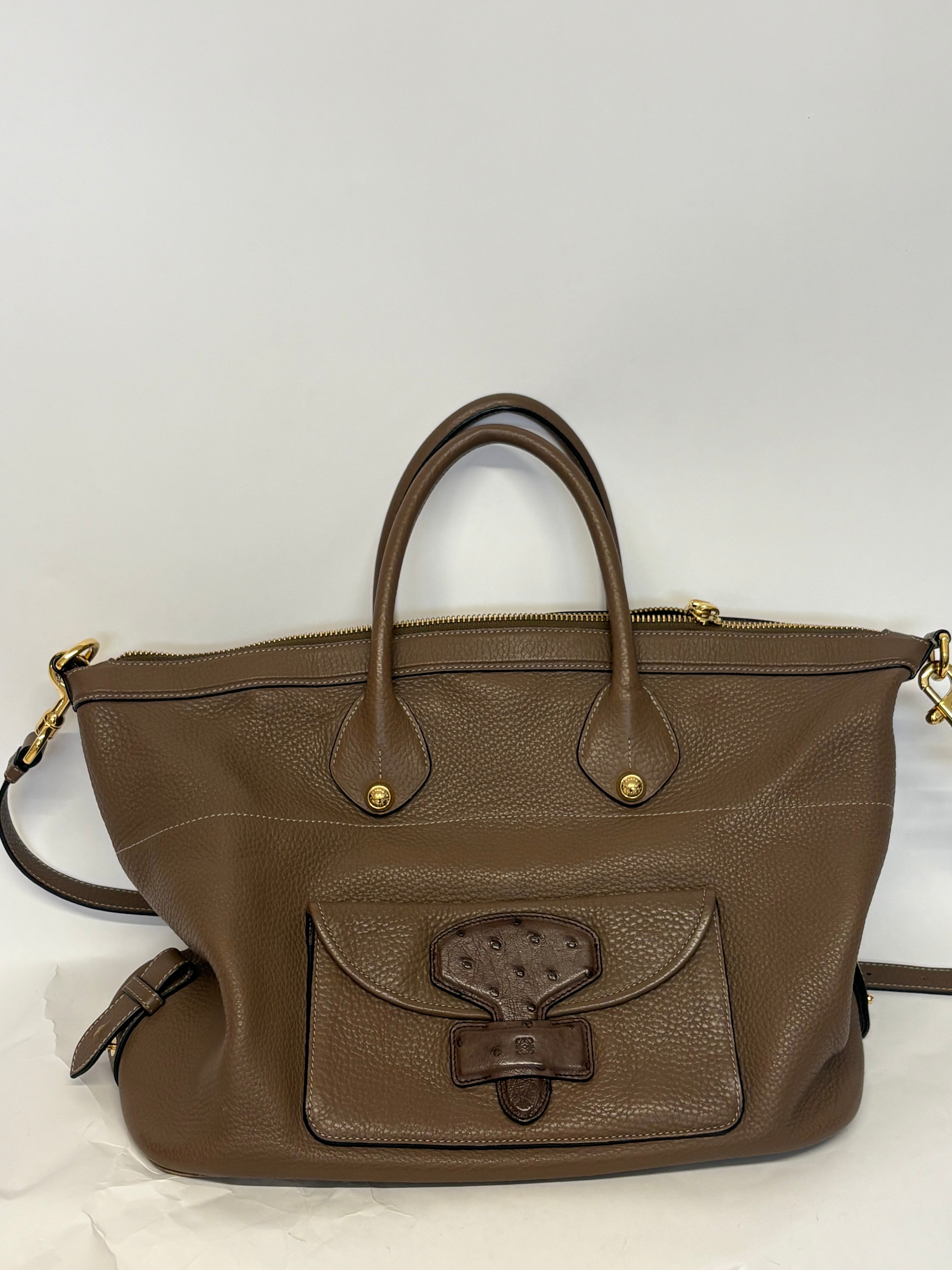 LOEWE Boston Bag Ostrich Pocket Edition grande camel