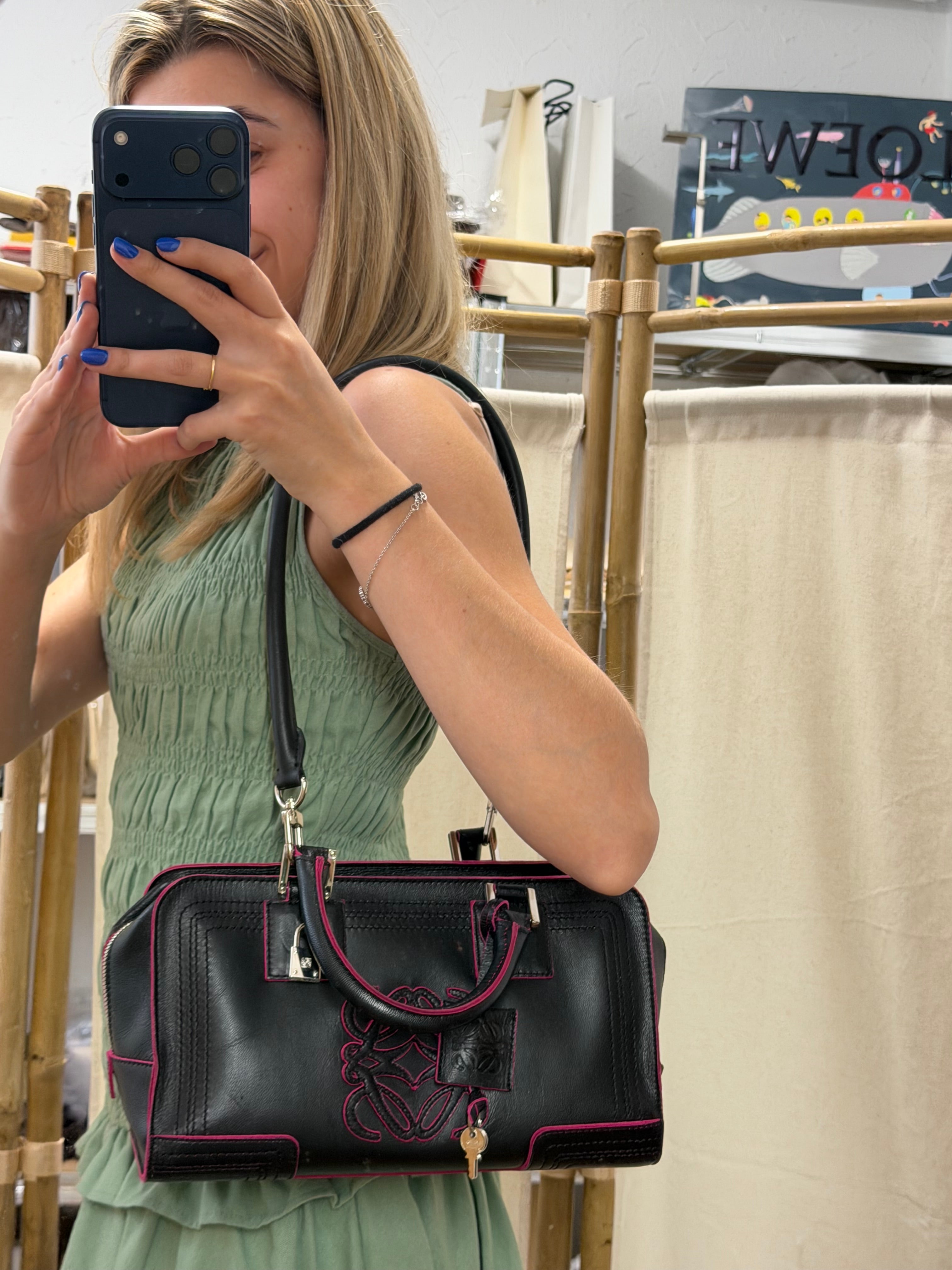 Loewe amazona negro y rosa 28 con 2 bandoleras