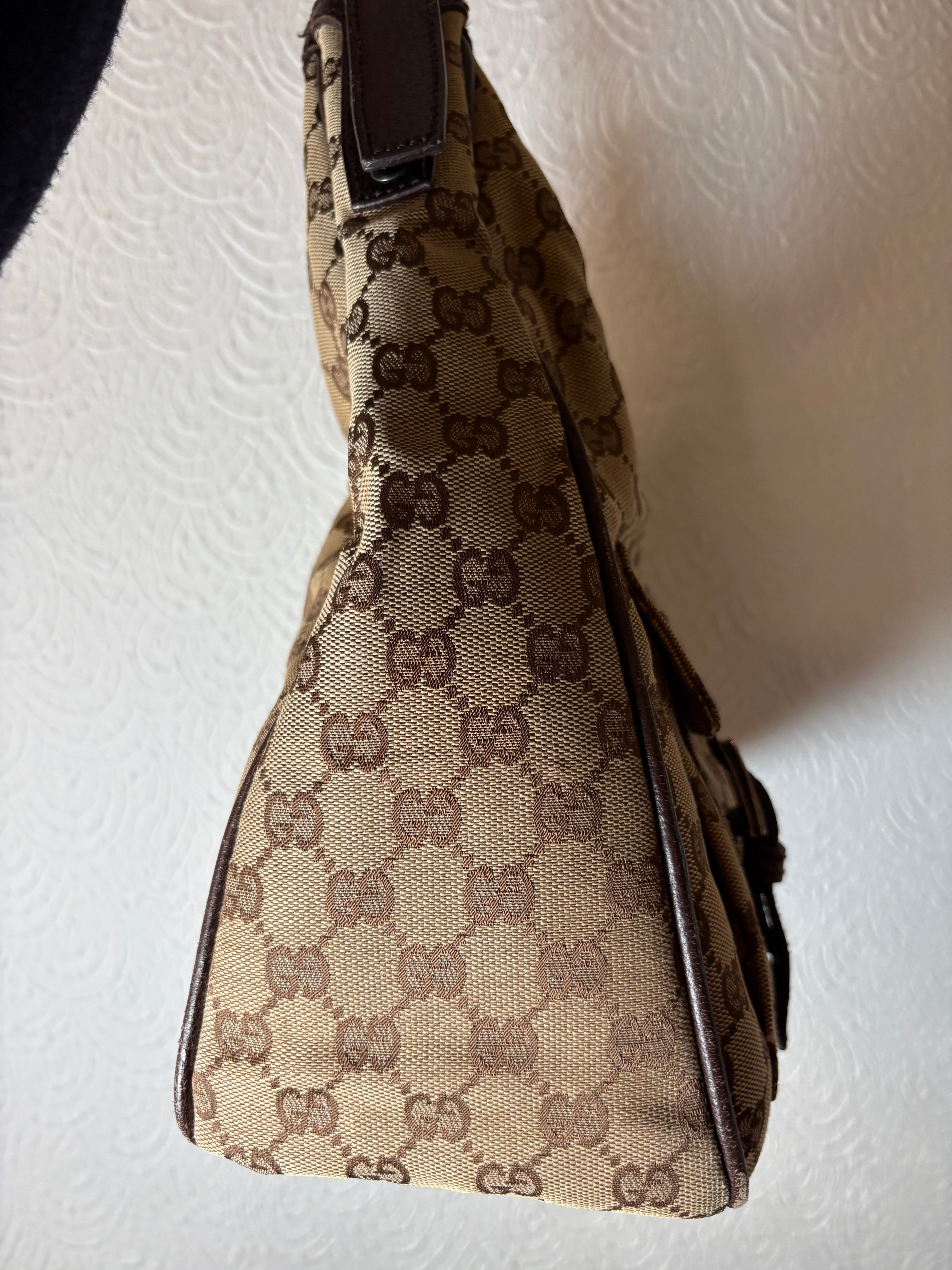 GUCCI  Bolso de hombro GG Canvas con bolsillos frontales