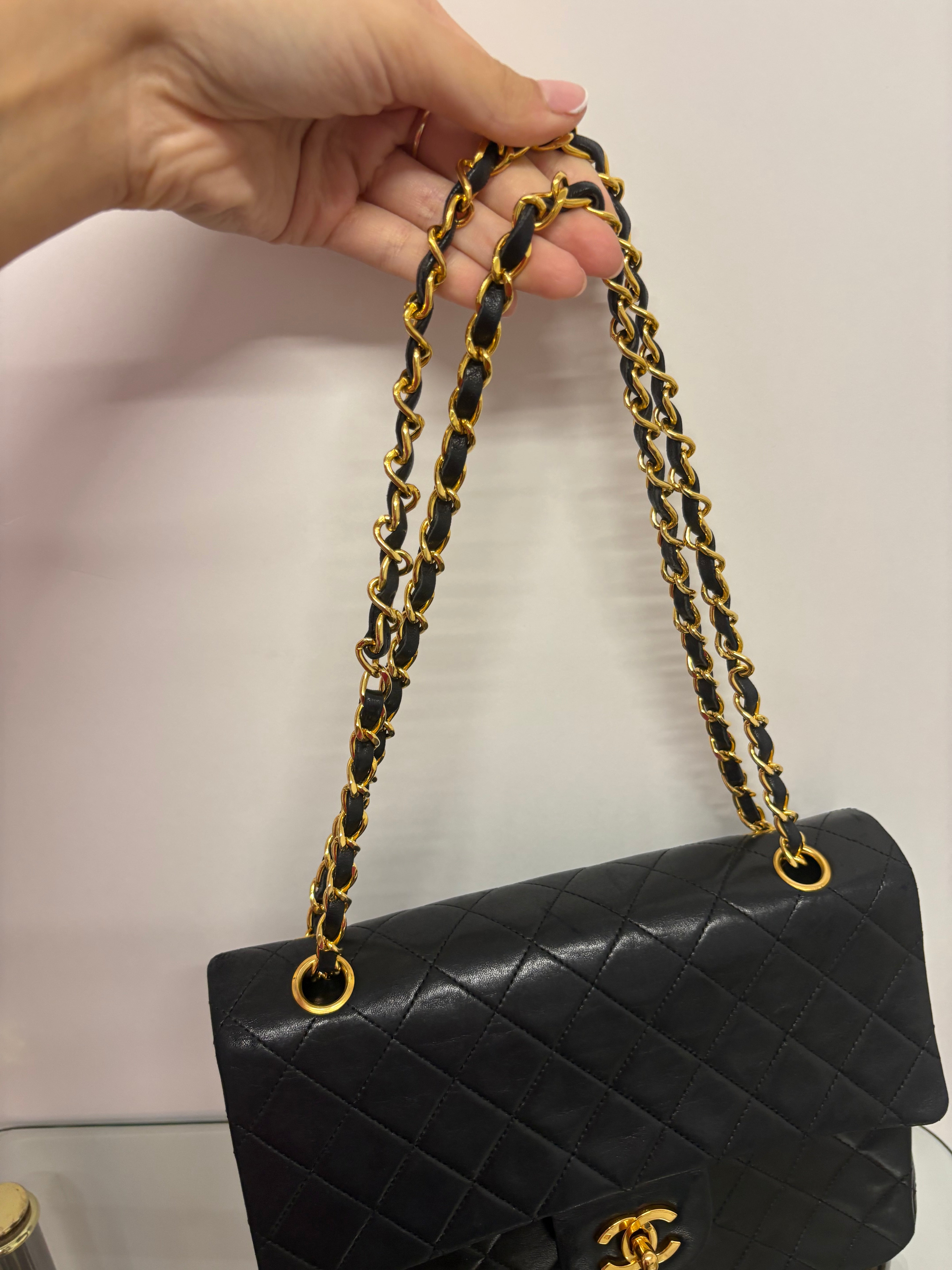 Chanel timeless 25 double flap matelassé negro – serie 1